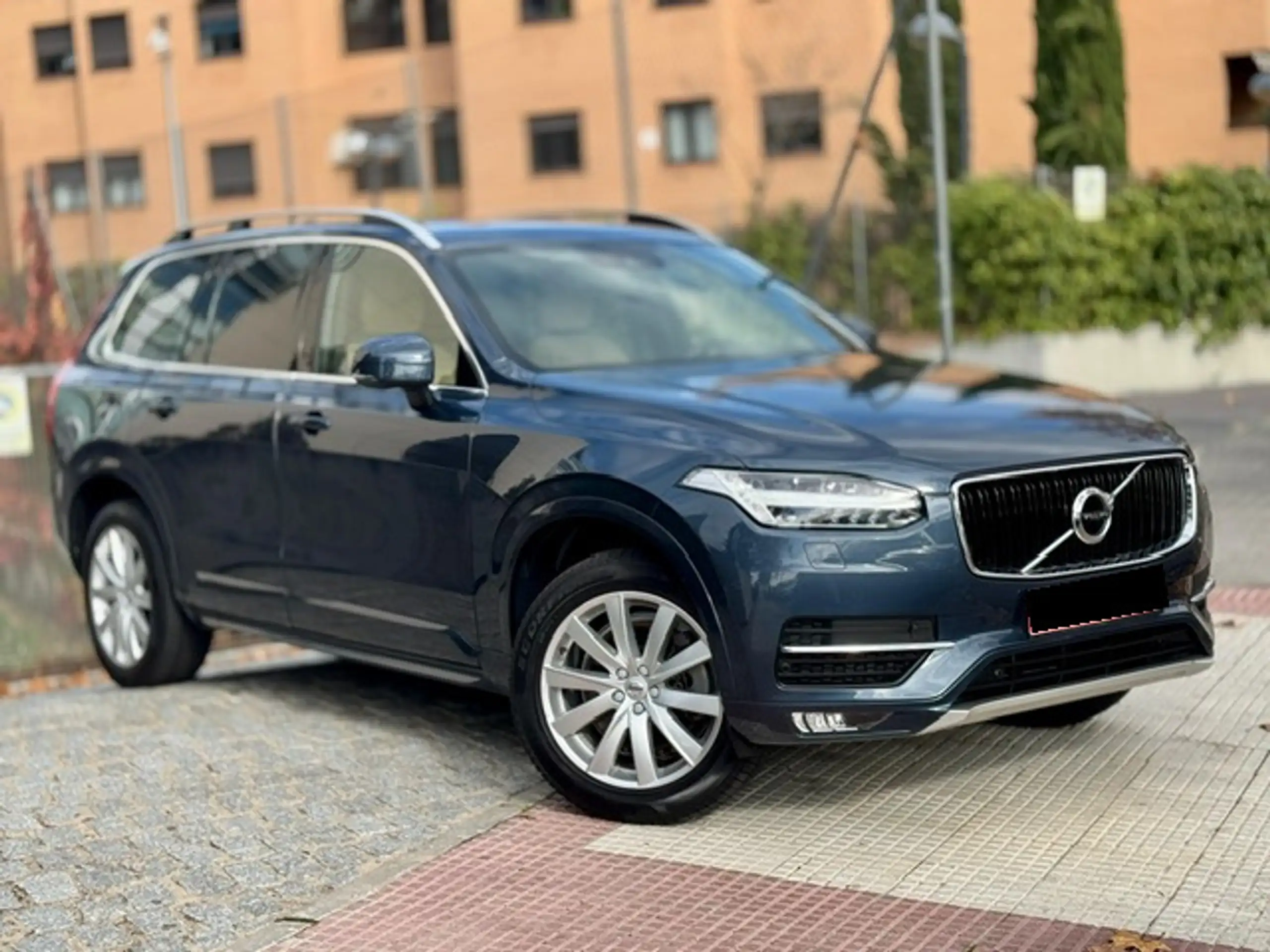 Volvo - XC90