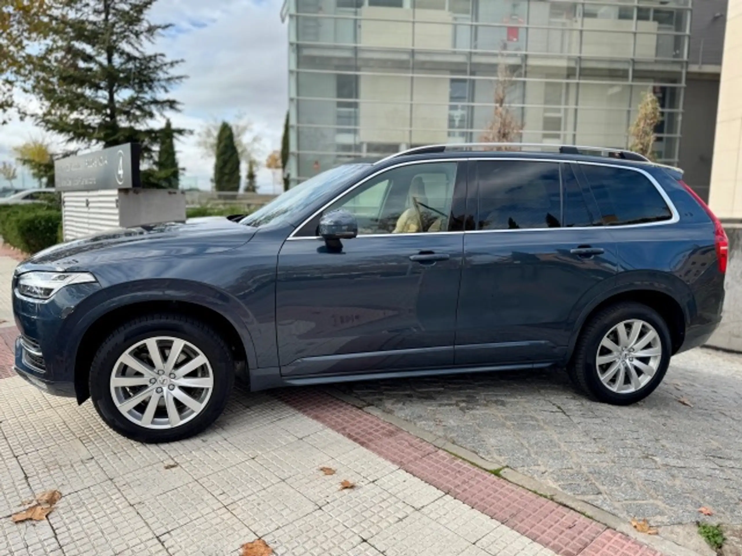 Volvo - XC90