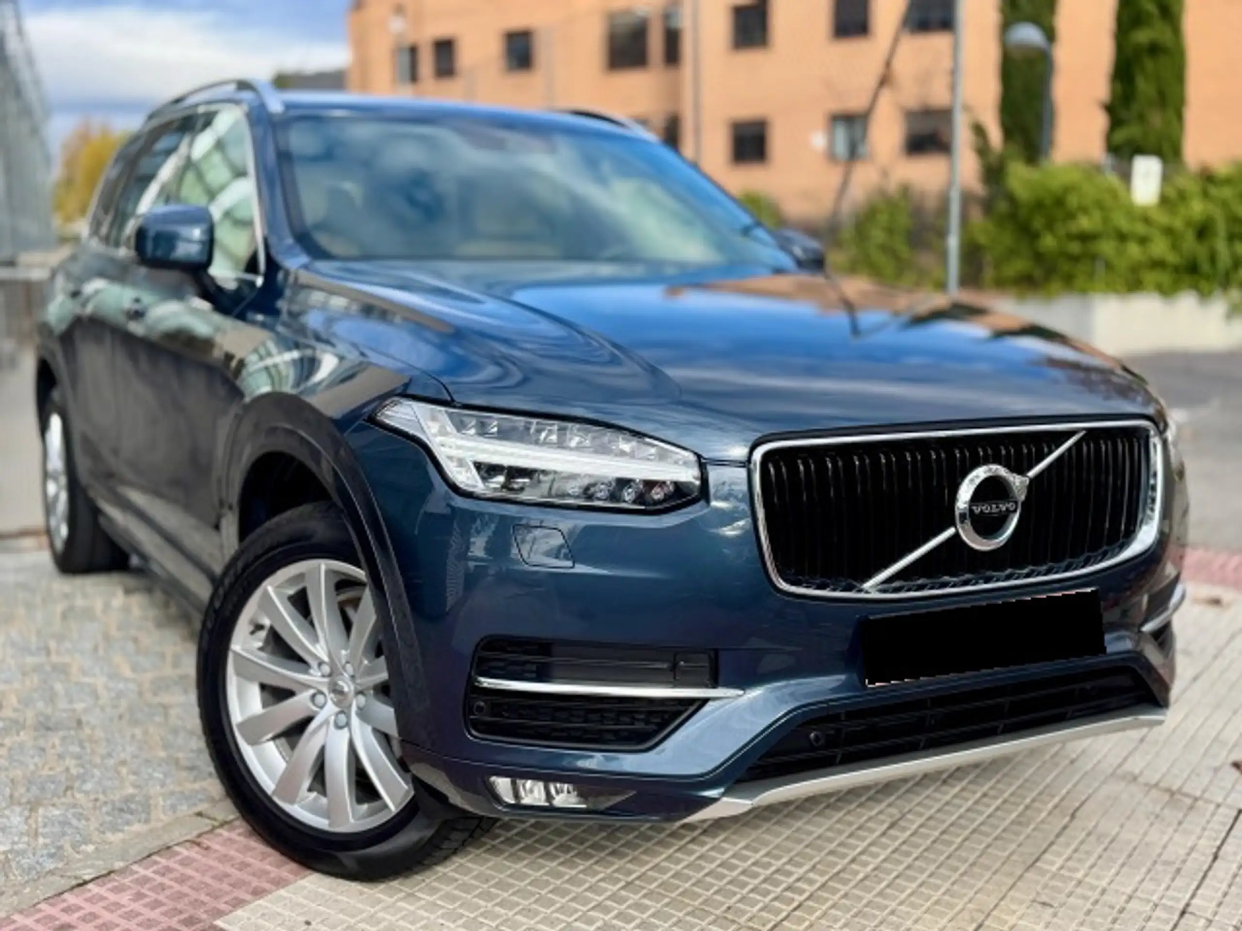 Volvo - XC90