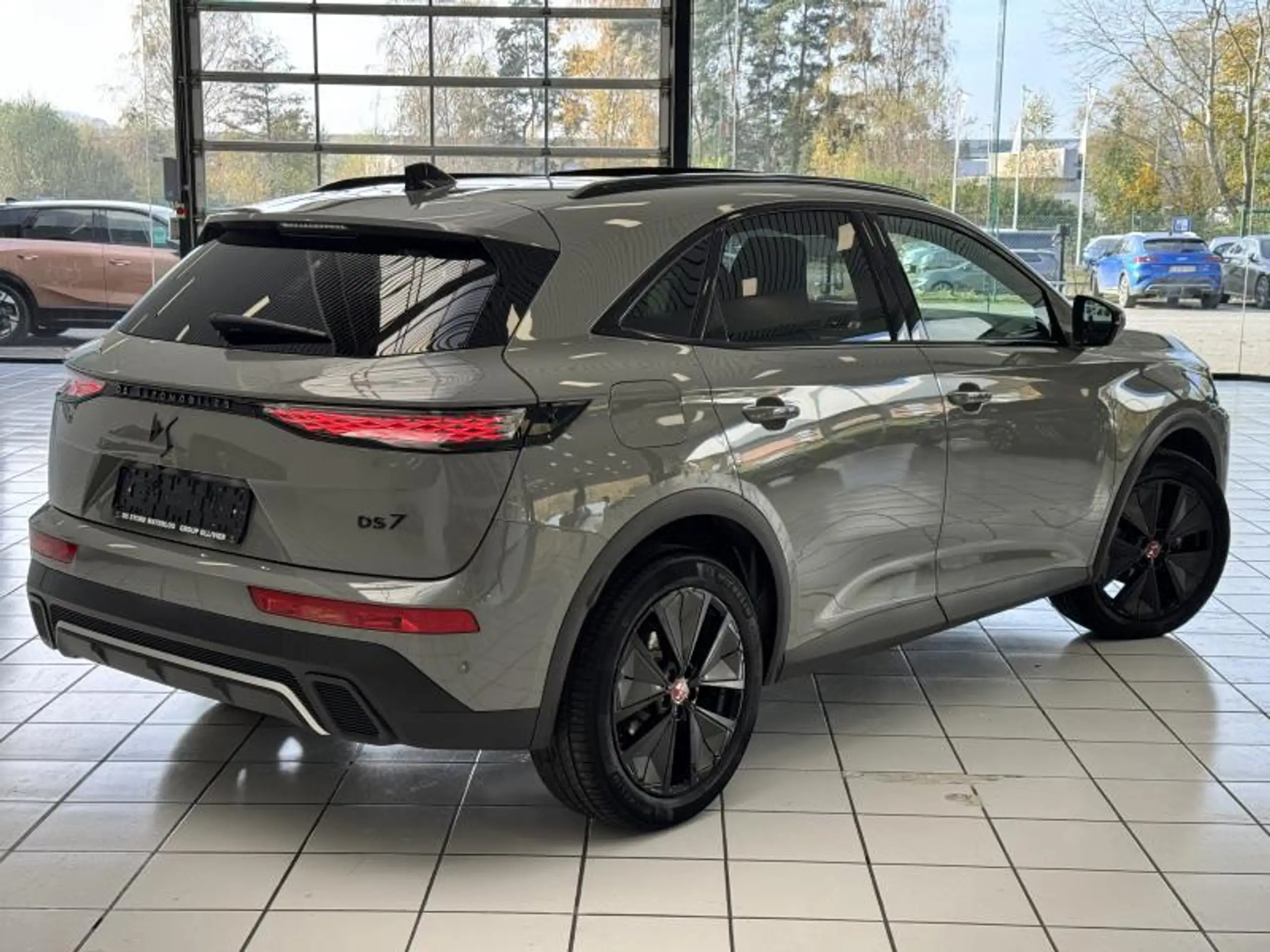 DS Automobiles - DS 7 Crossback