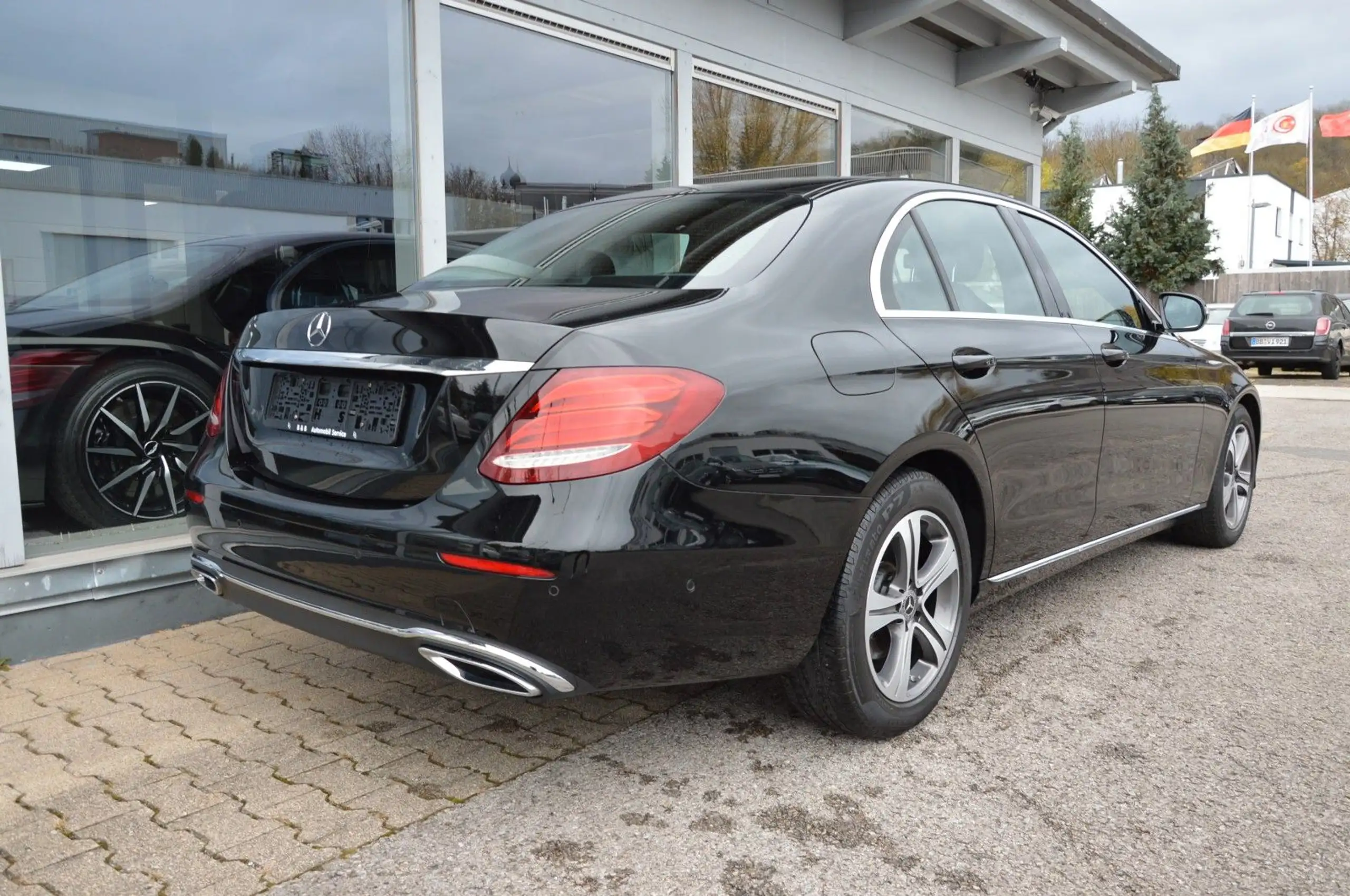 Mercedes-Benz - E 220