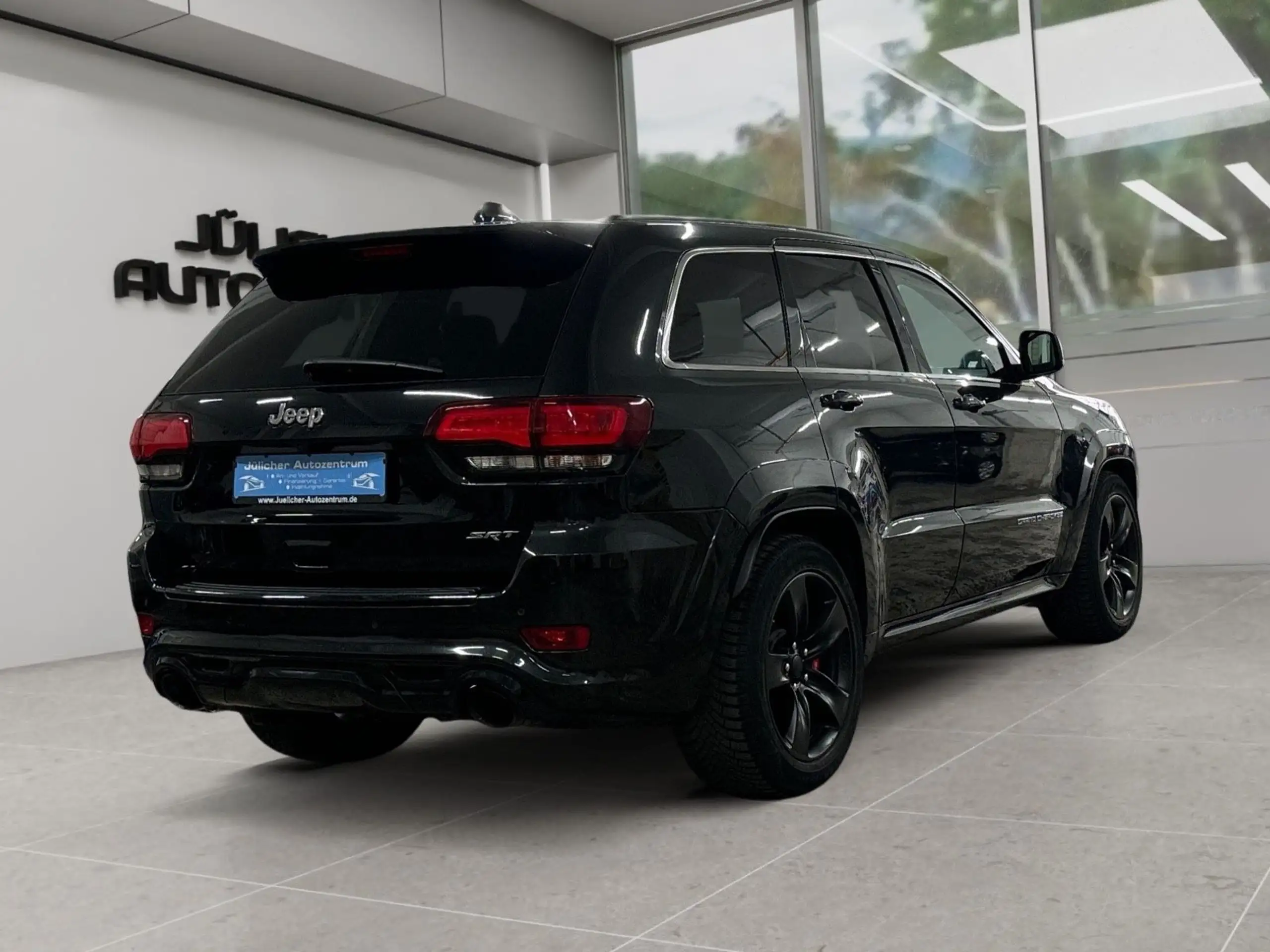 Jeep - Grand Cherokee