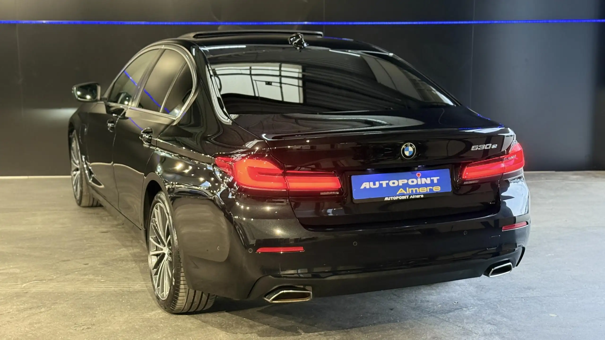 BMW - 530