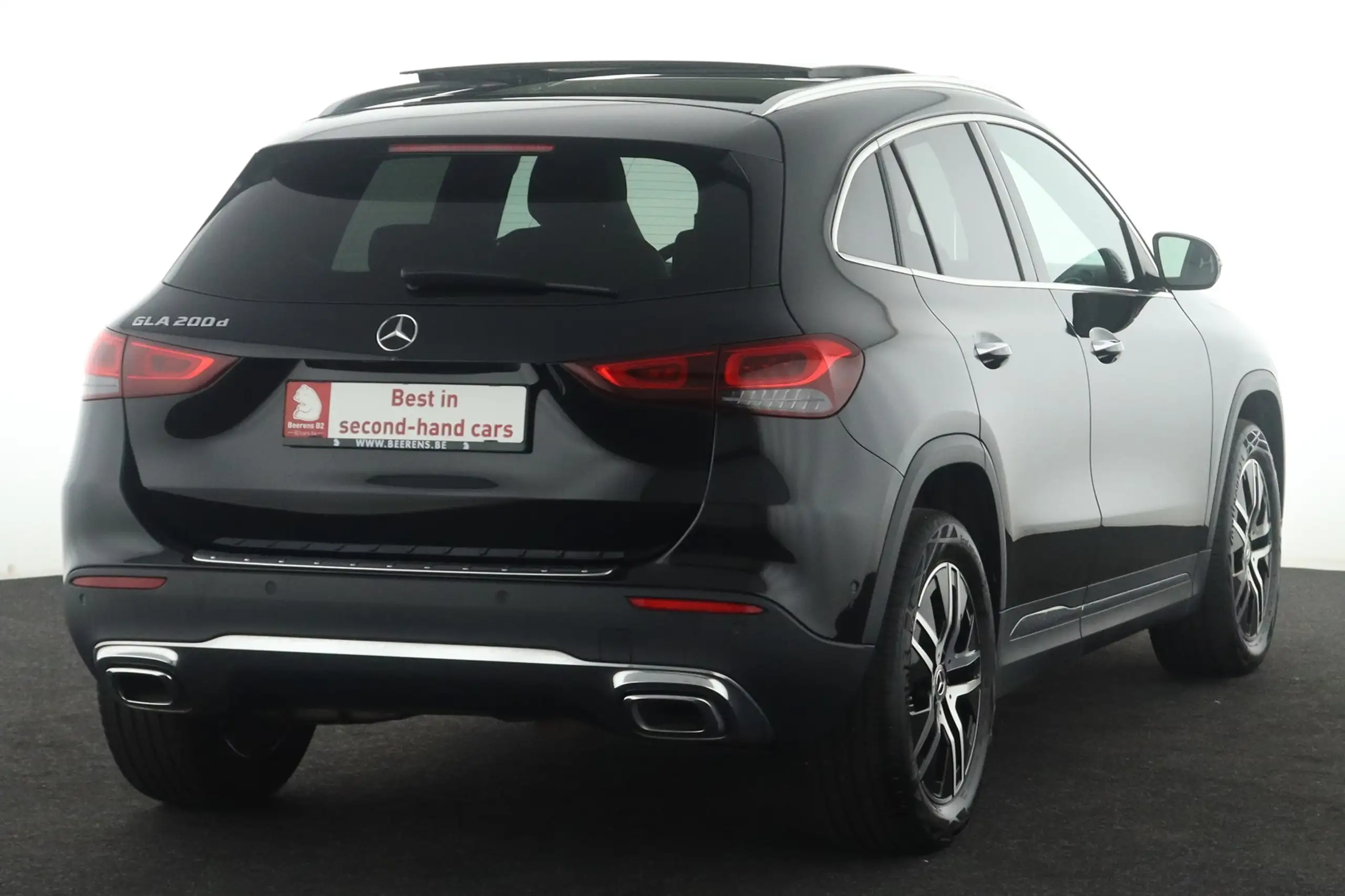 Mercedes-Benz - GLA 200