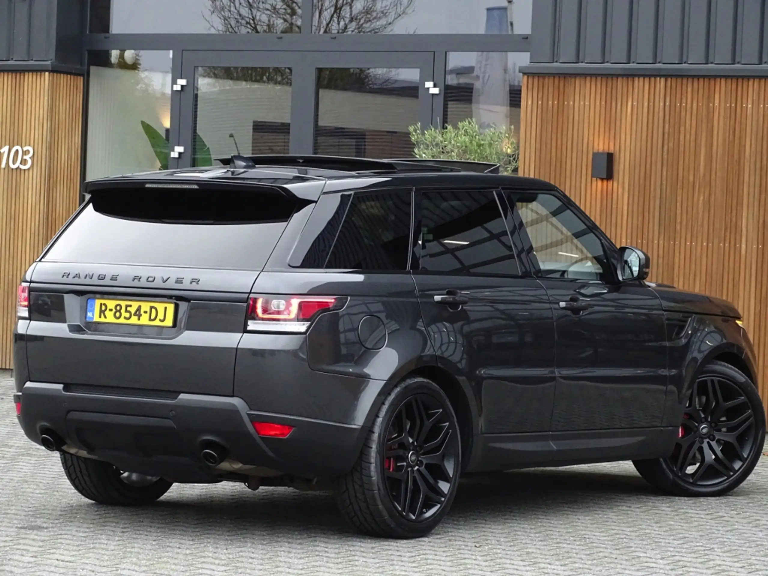 Land Rover - Range Rover Sport