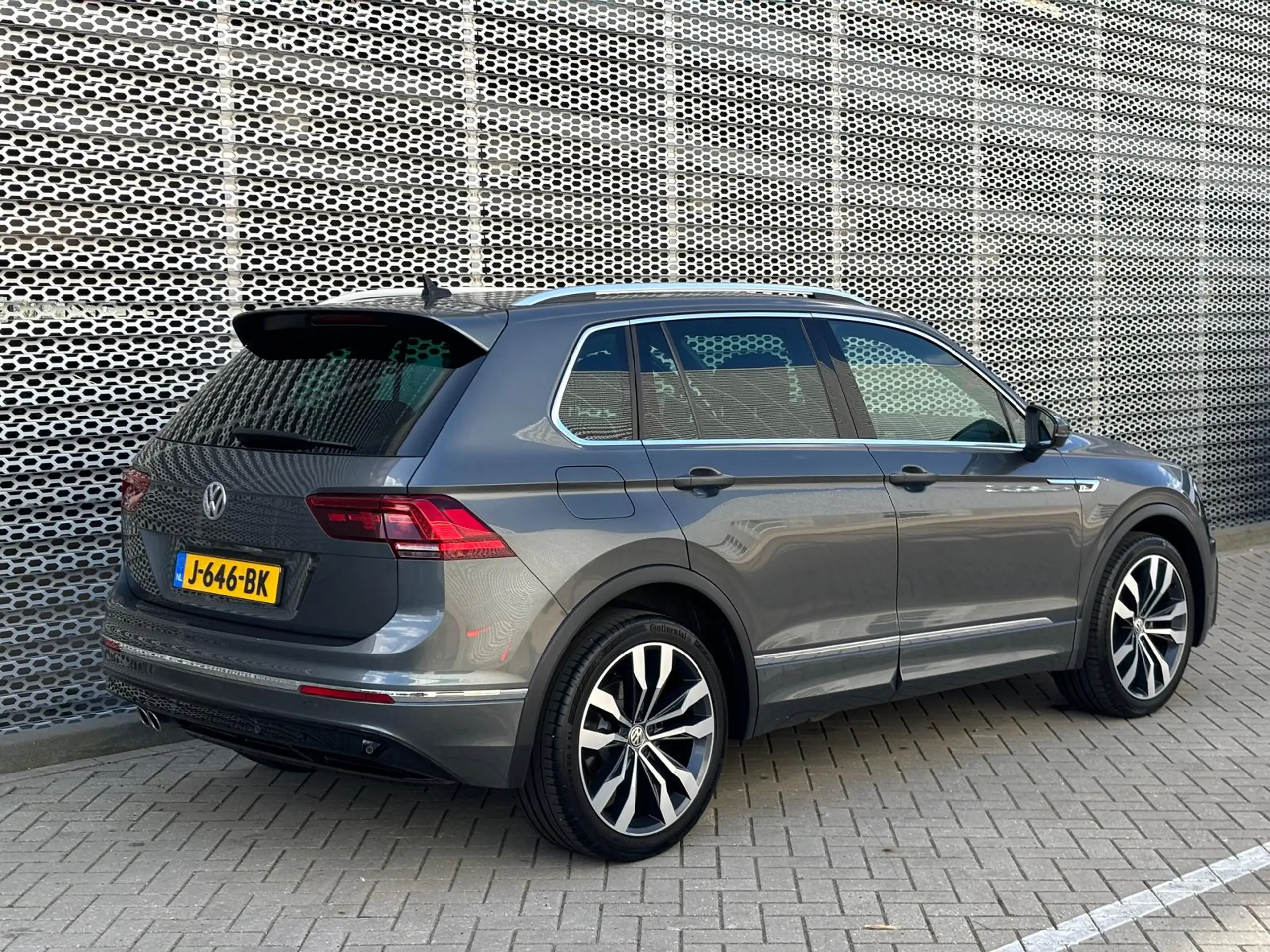 Volkswagen - Tiguan