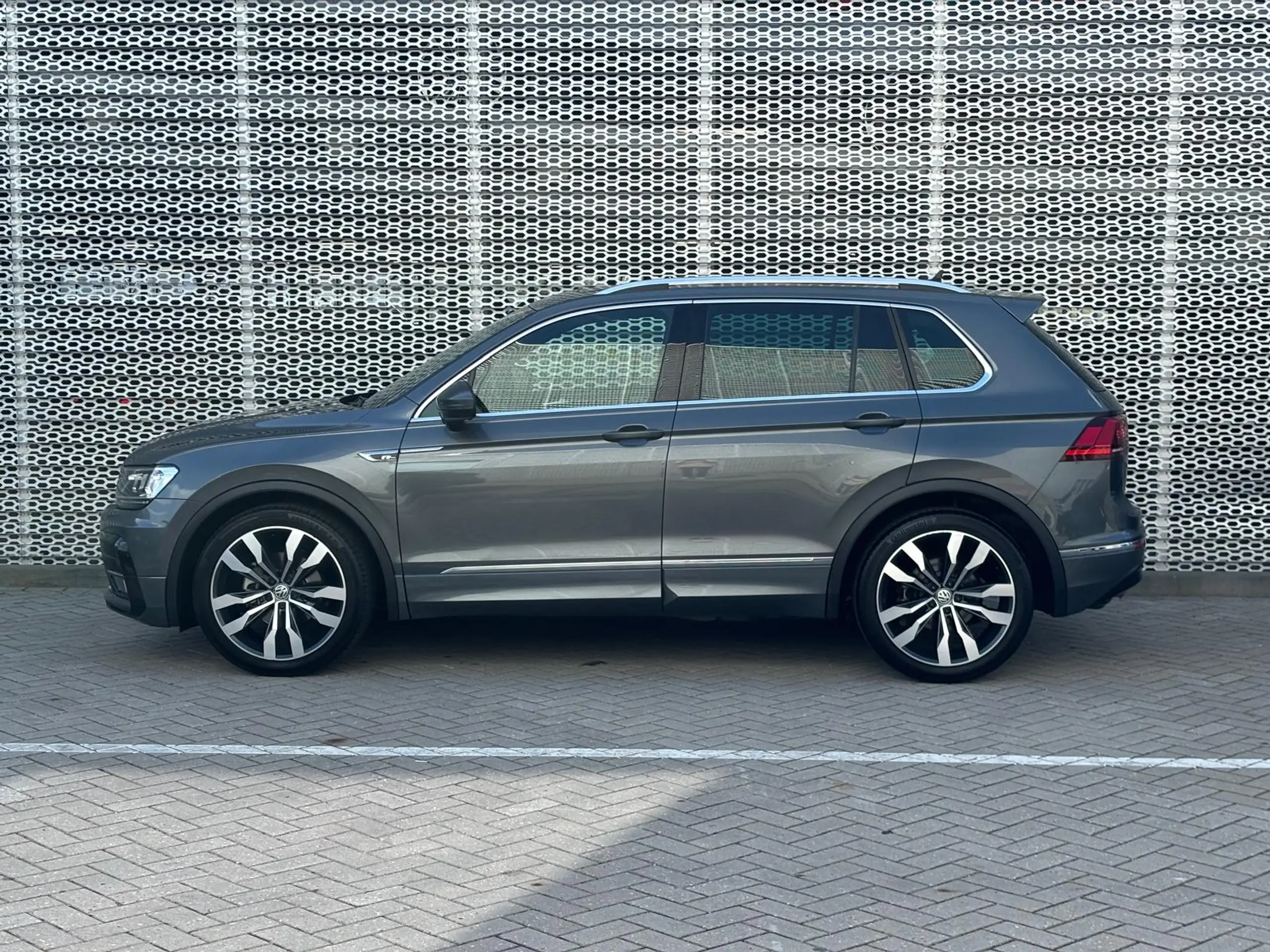 Volkswagen - Tiguan