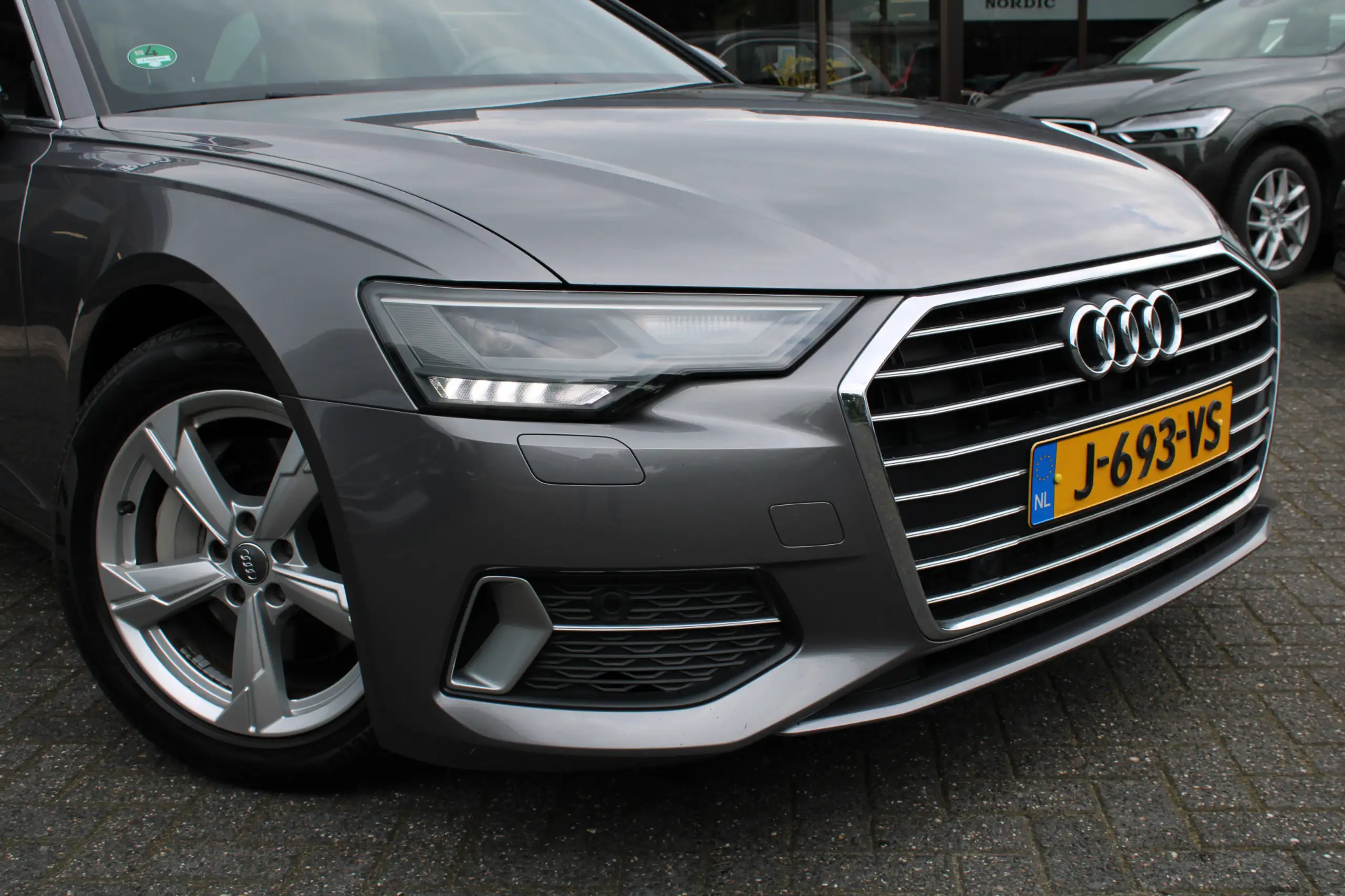 Audi - A6