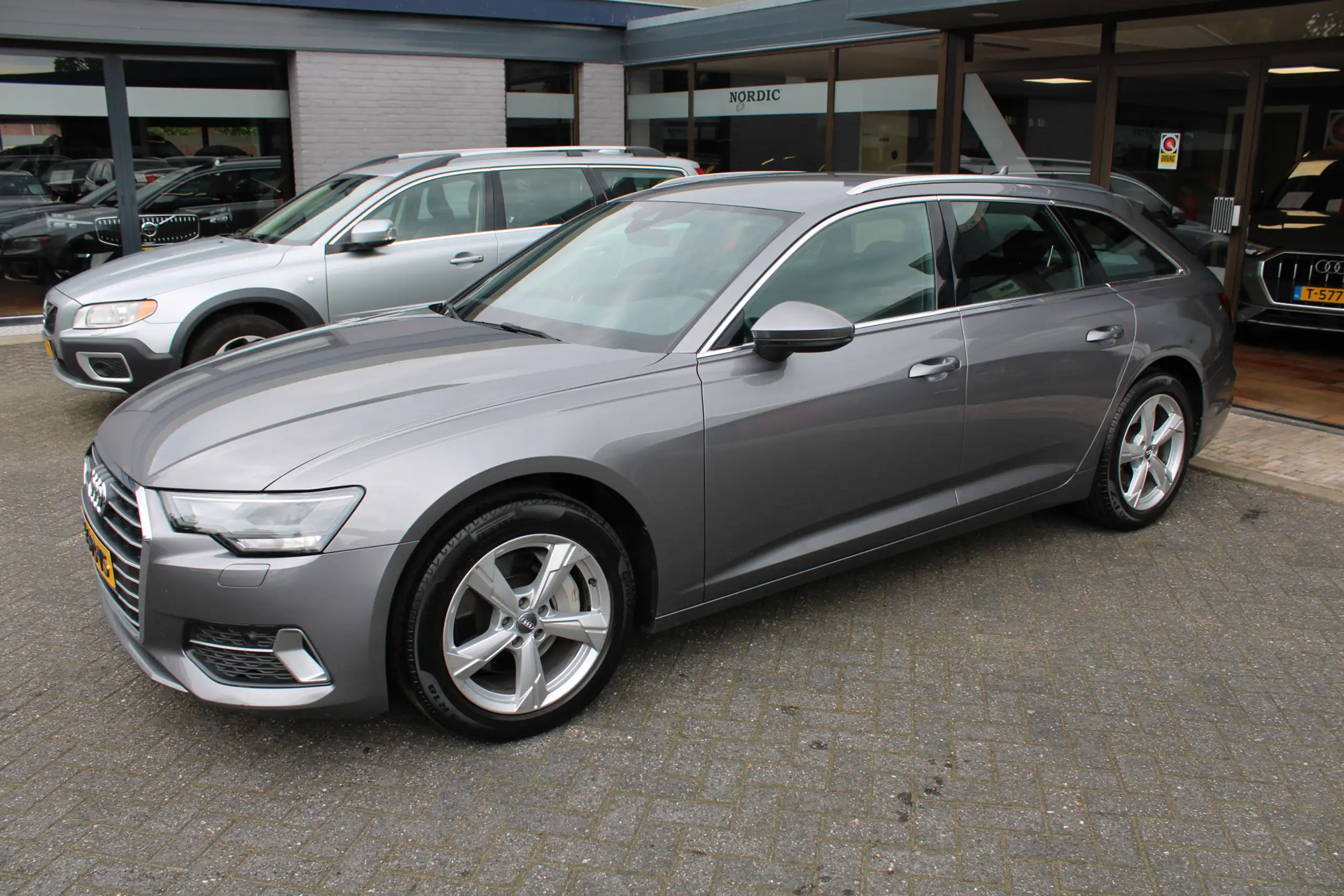 Audi - A6