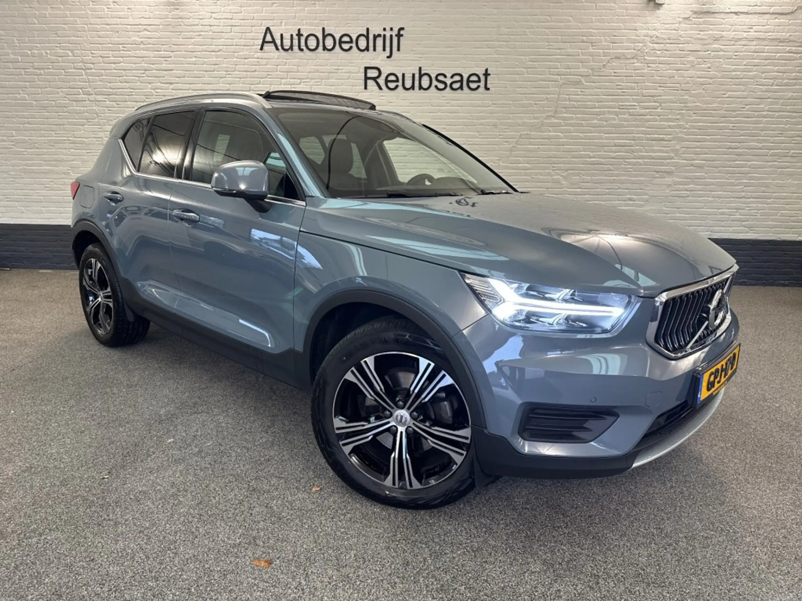 Volvo - XC40