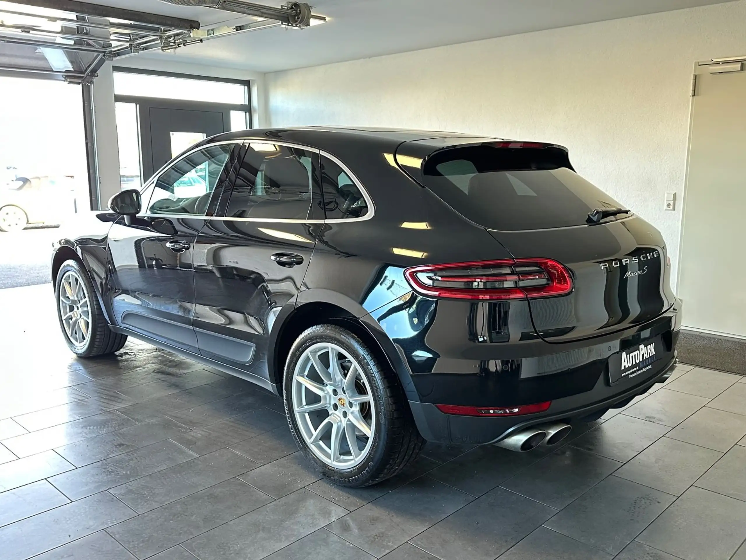 Porsche - Macan