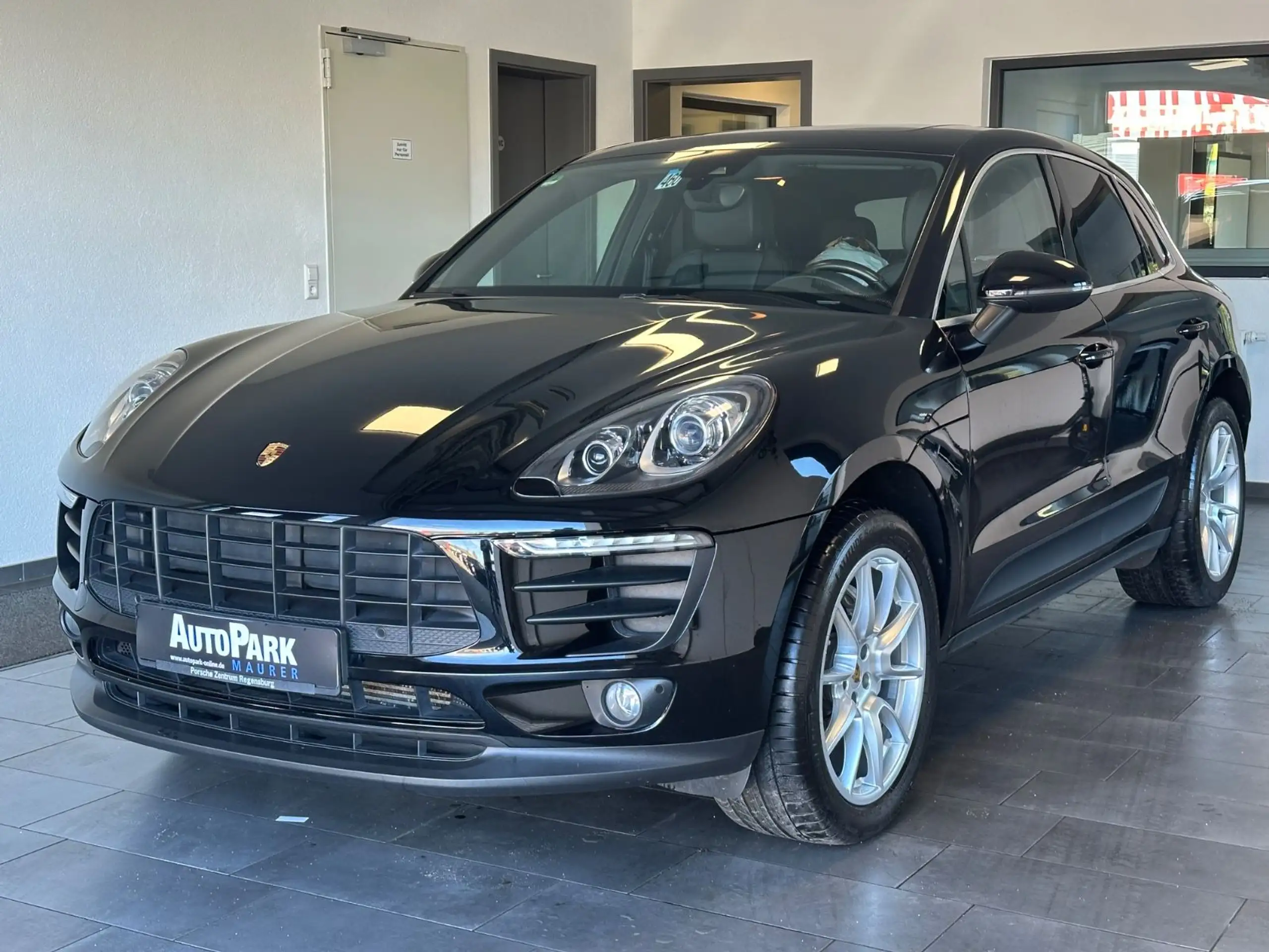 Porsche - Macan