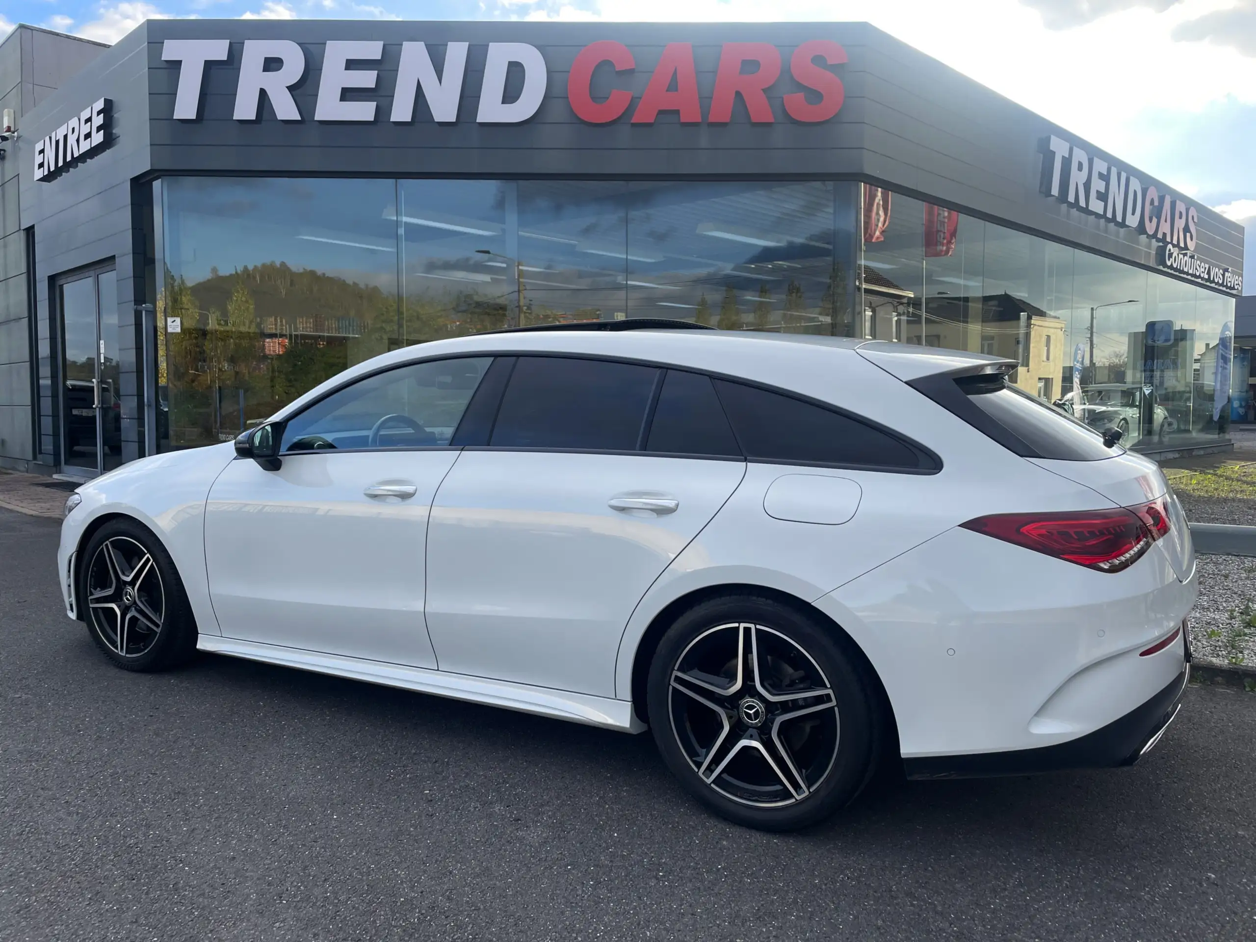 Mercedes-Benz - CLA 200