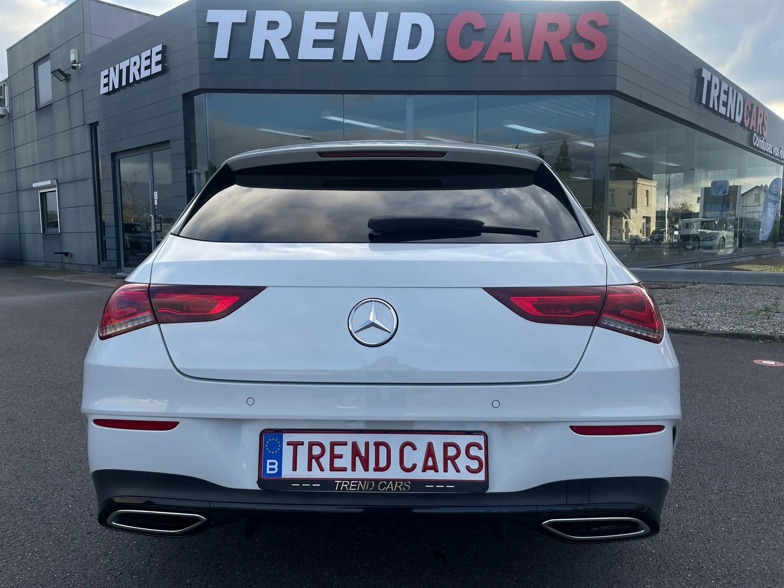 Mercedes-Benz - CLA 200