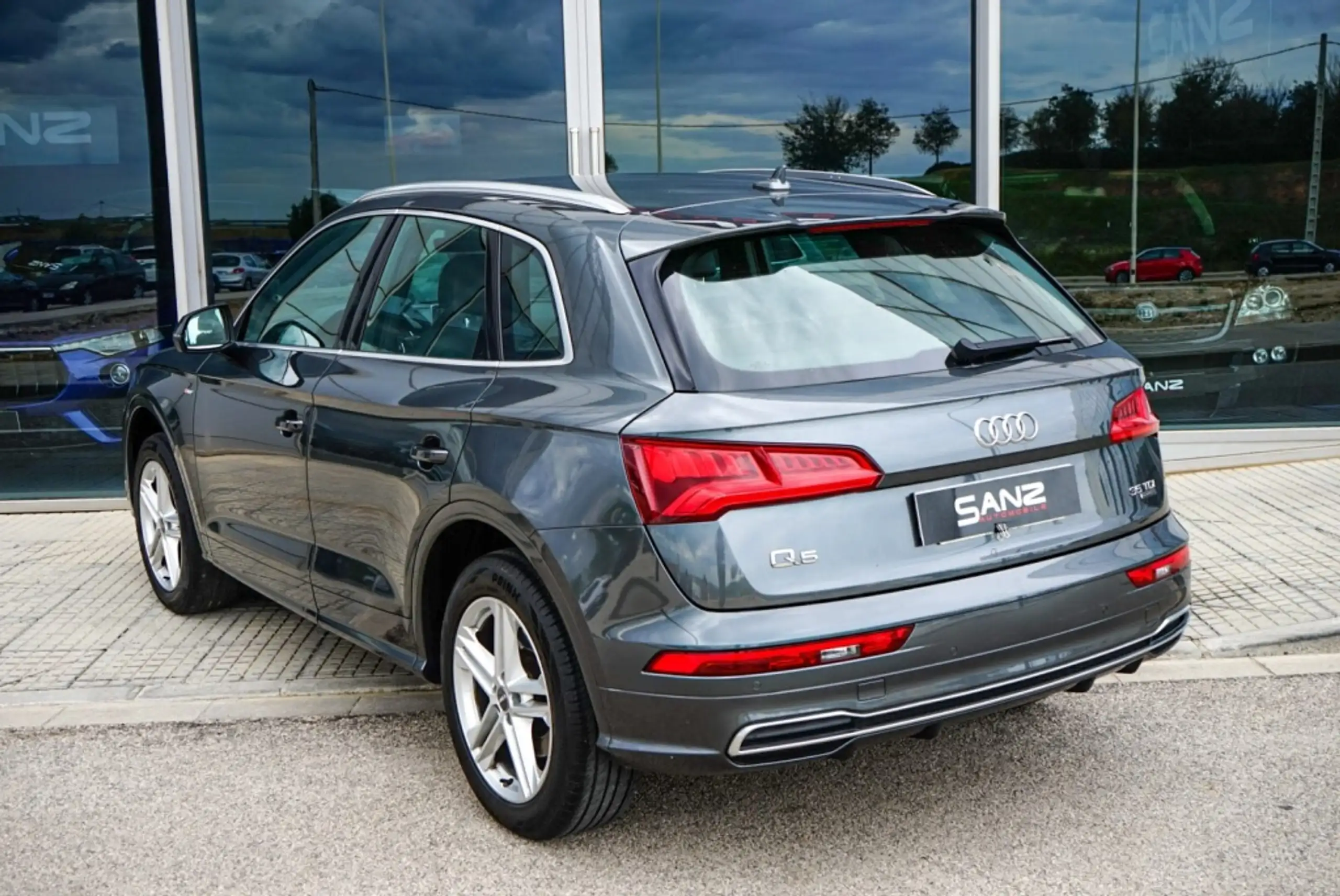 Audi - Q5