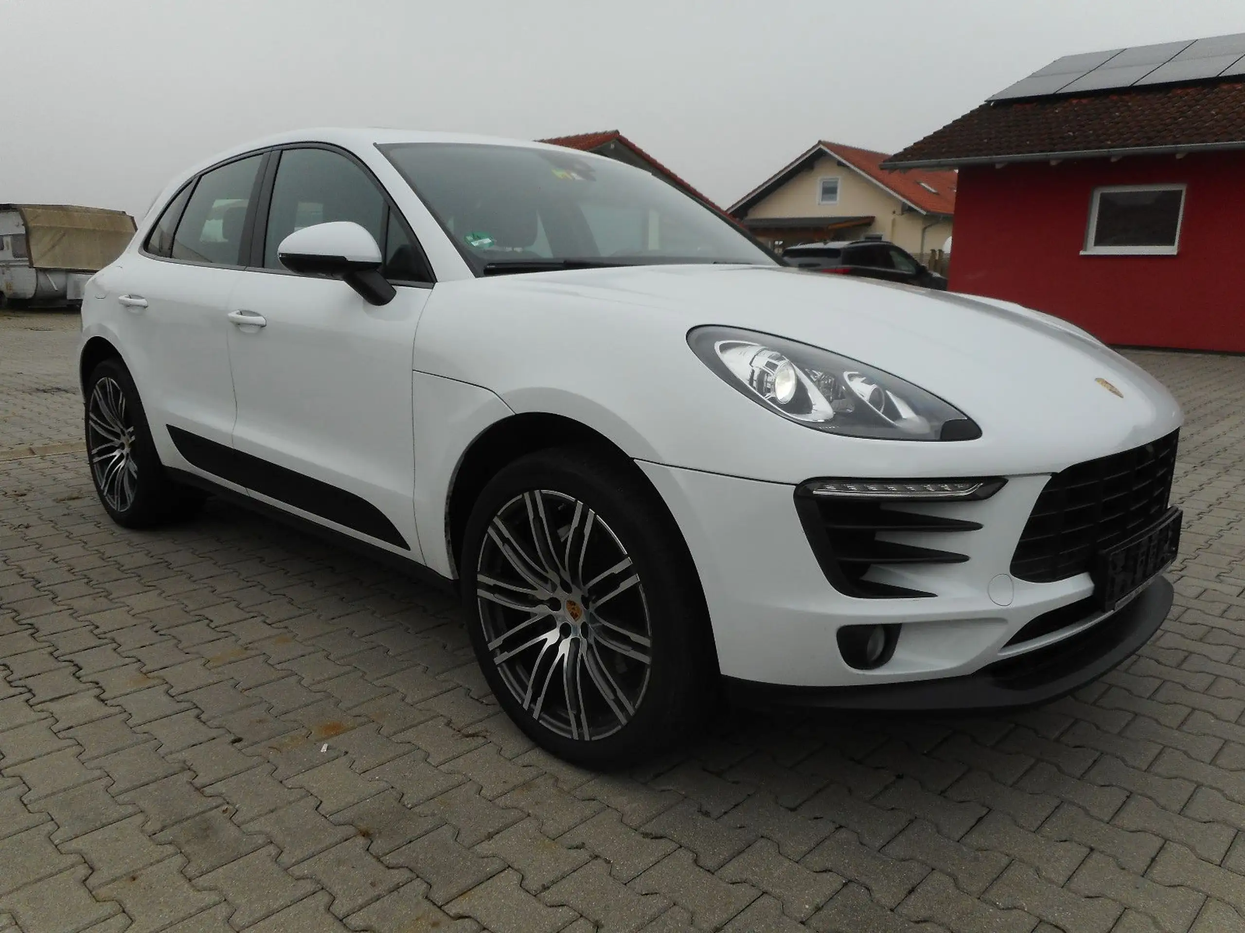 Porsche - Macan