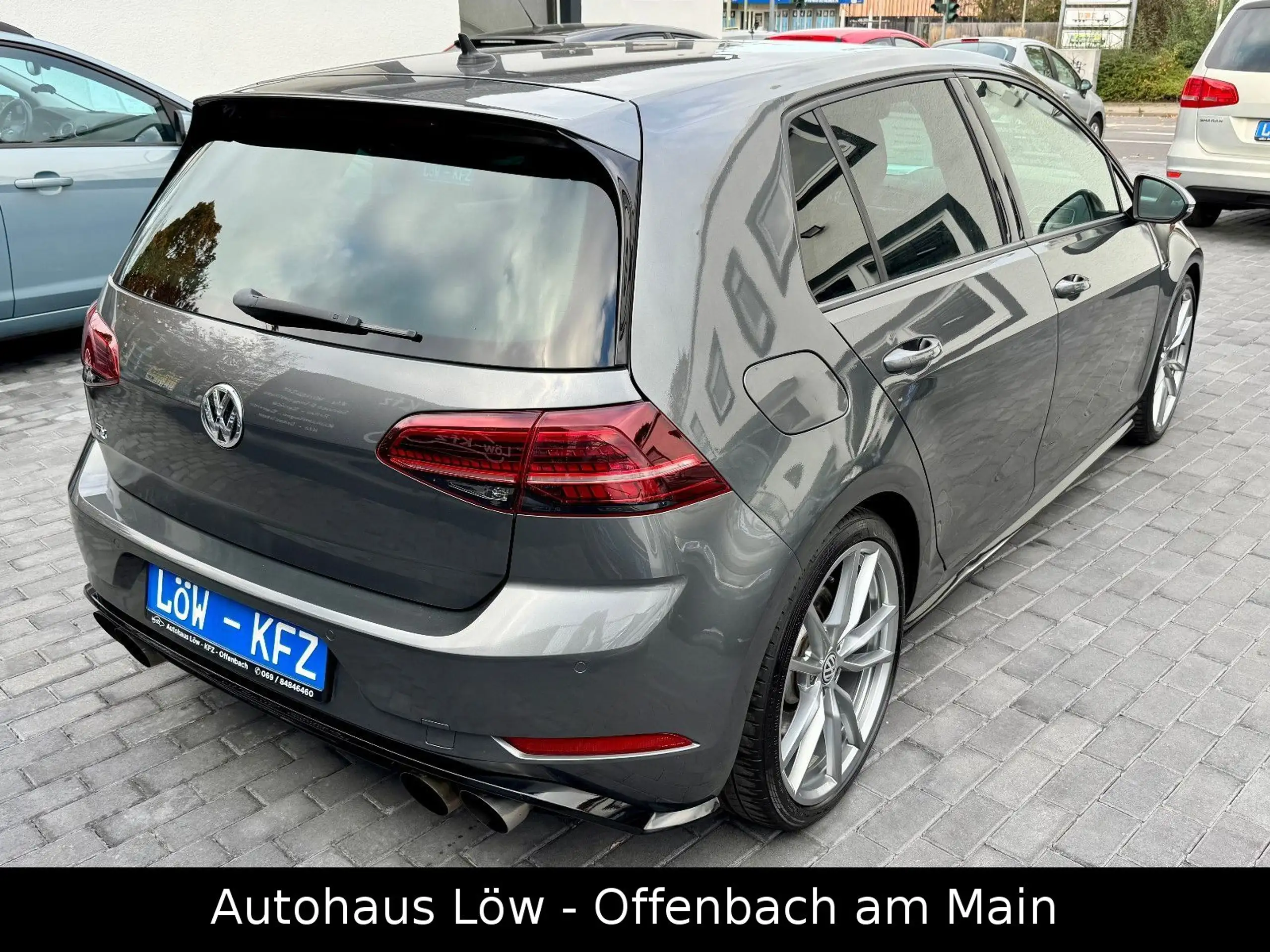 Volkswagen - Golf