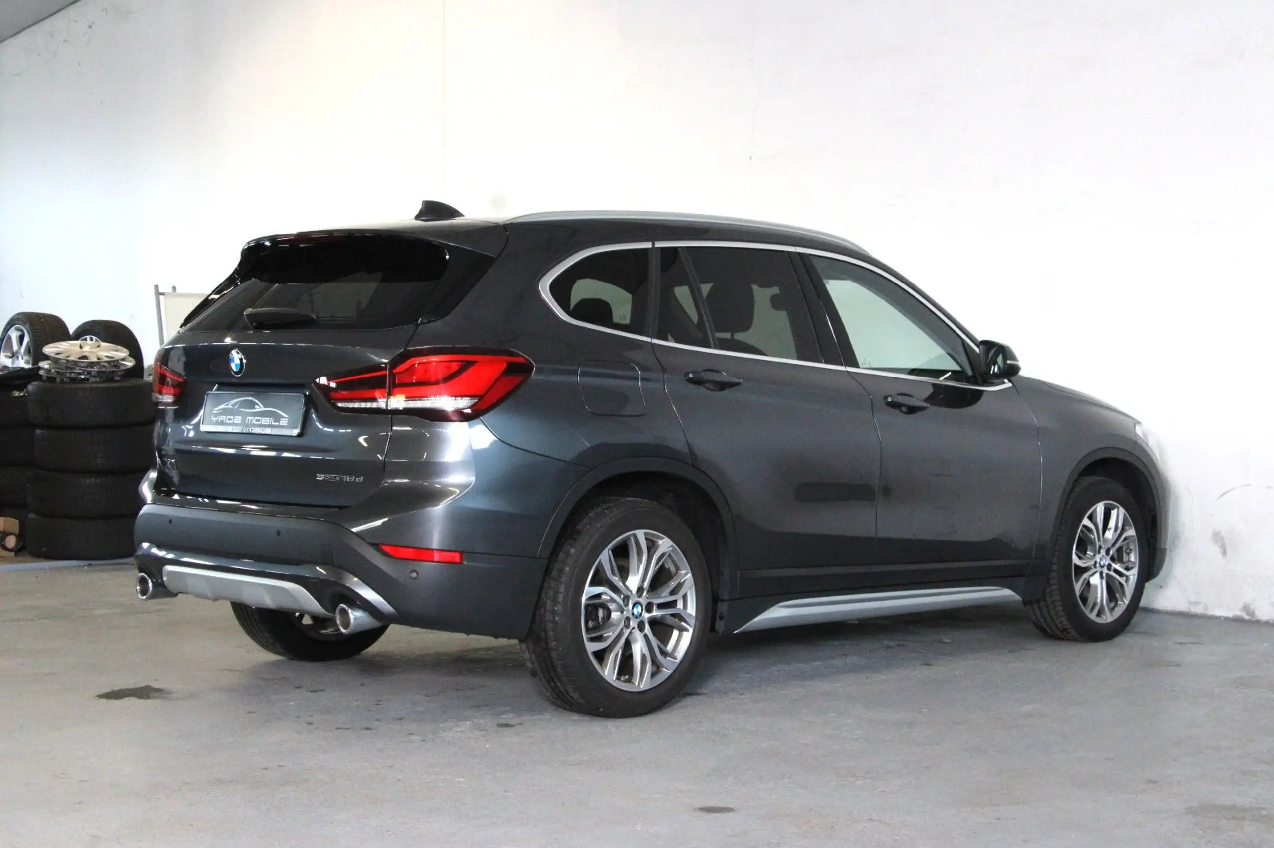 BMW - X1