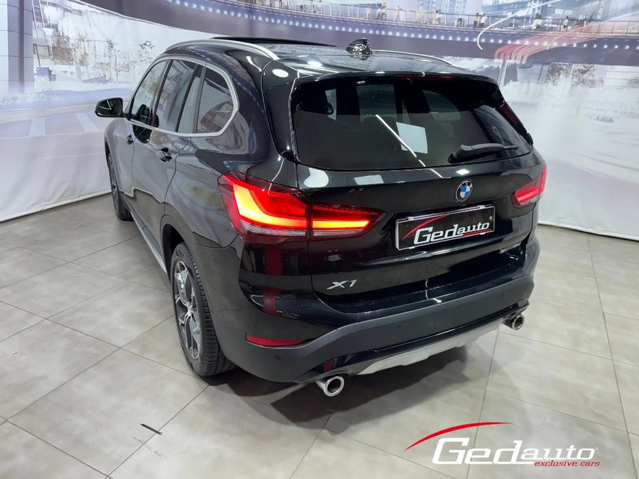 BMW - X1