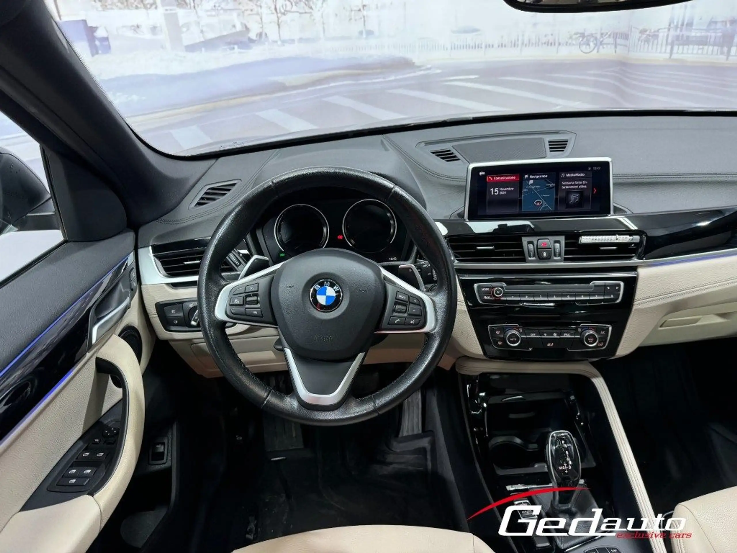 BMW - X1