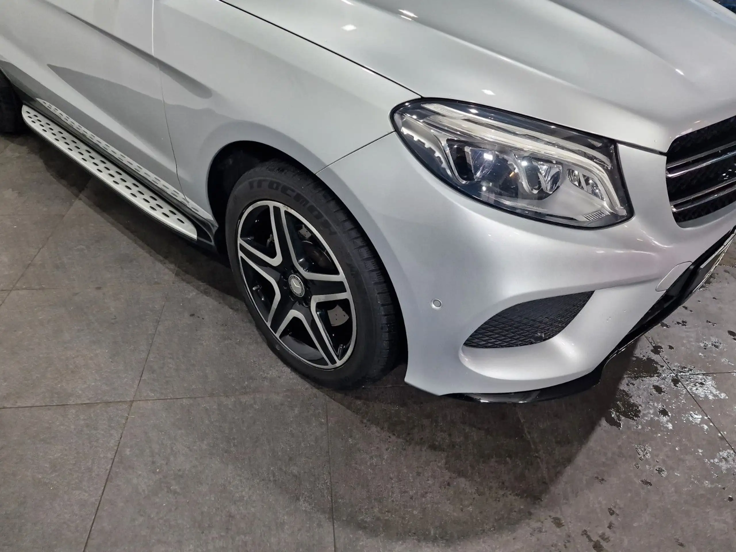 Mercedes-Benz - GLE 350