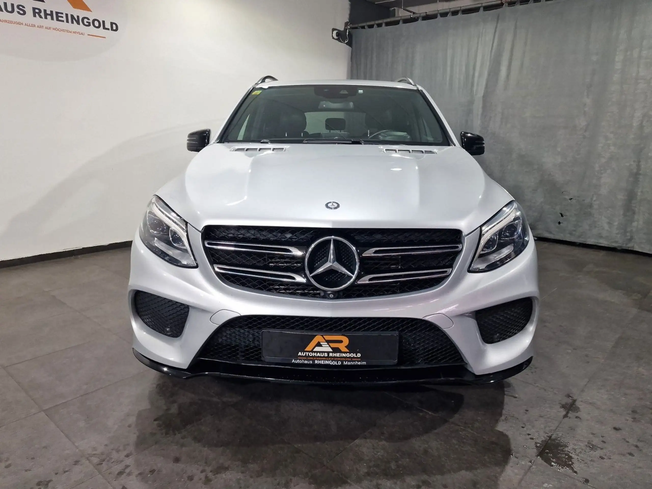 Mercedes-Benz - GLE 350