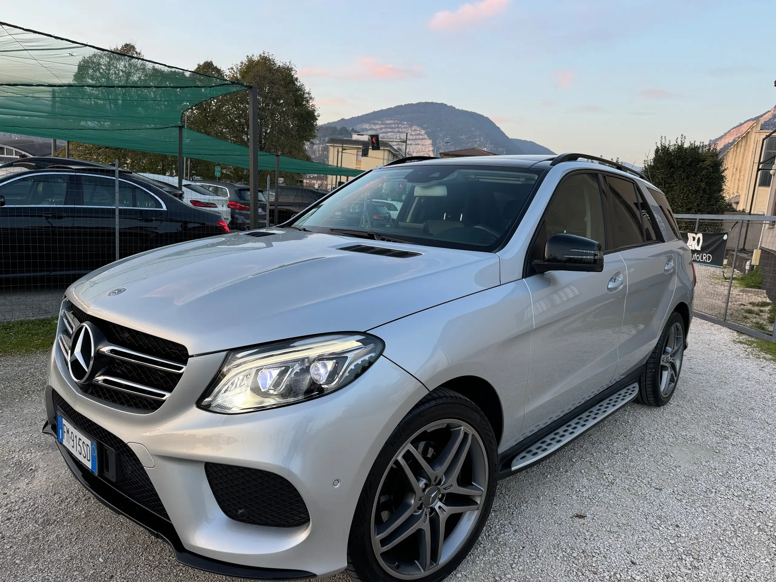 Mercedes-Benz - GLE 350