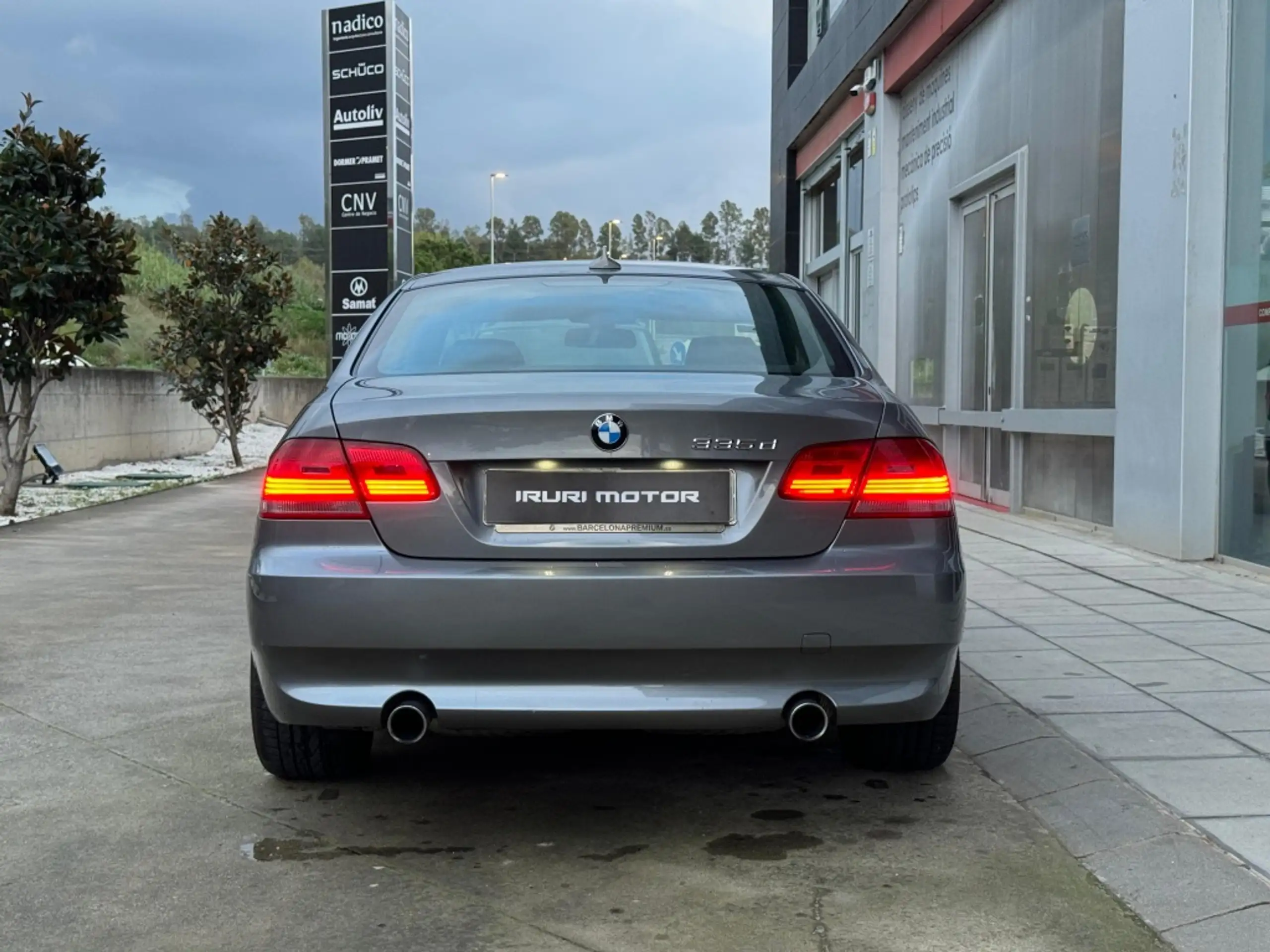 BMW - 335