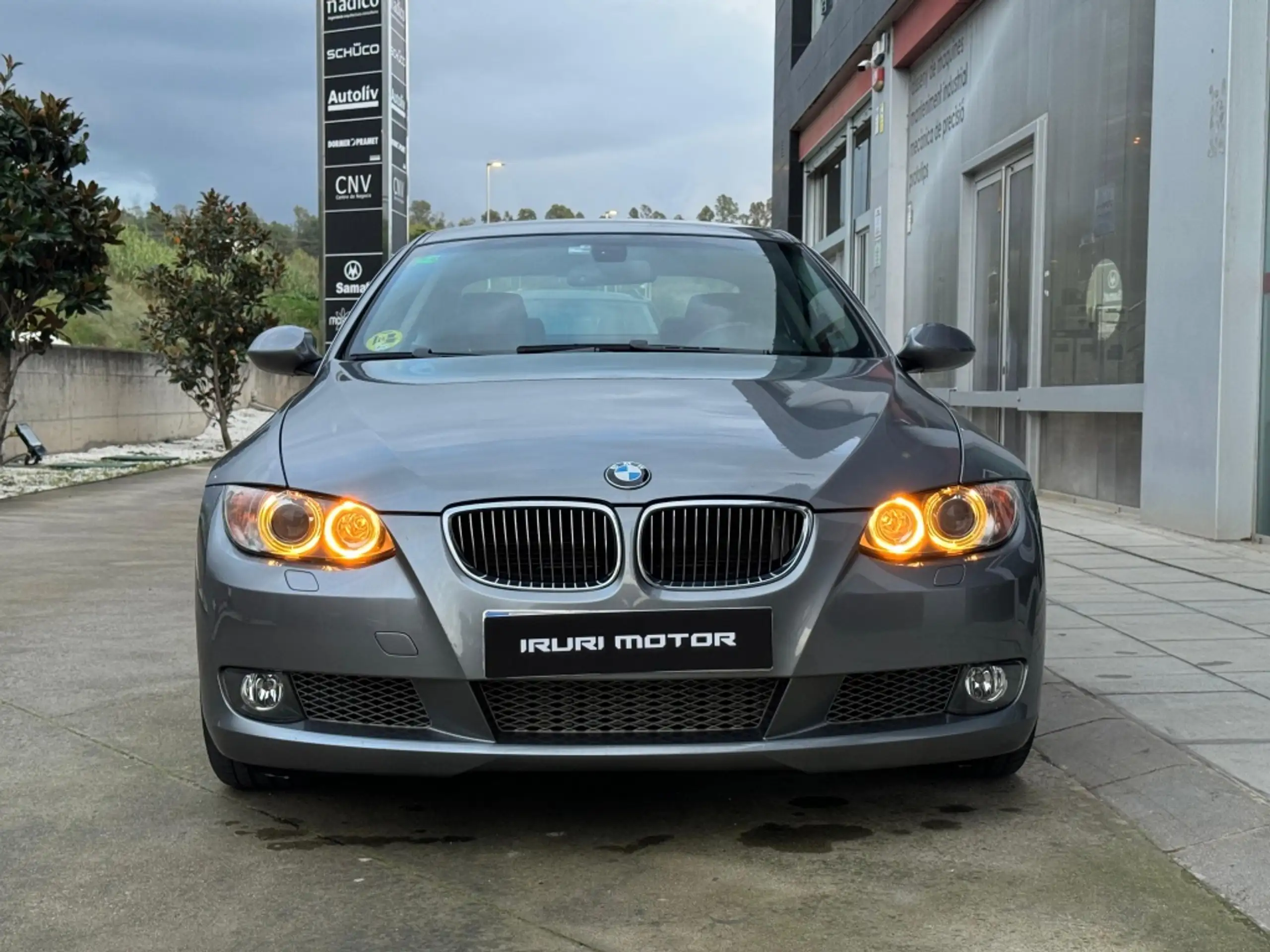 BMW - 335