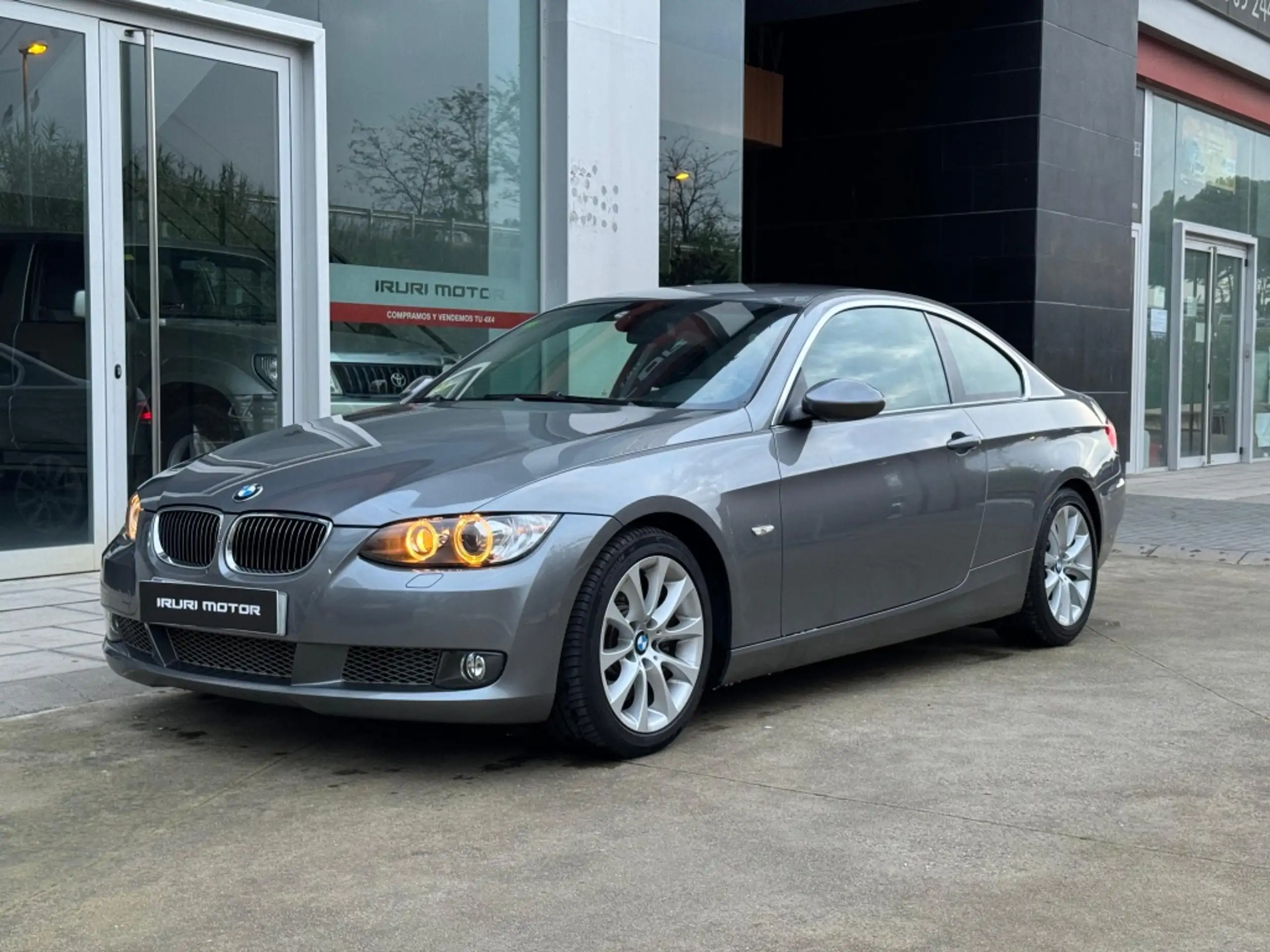 BMW - 335