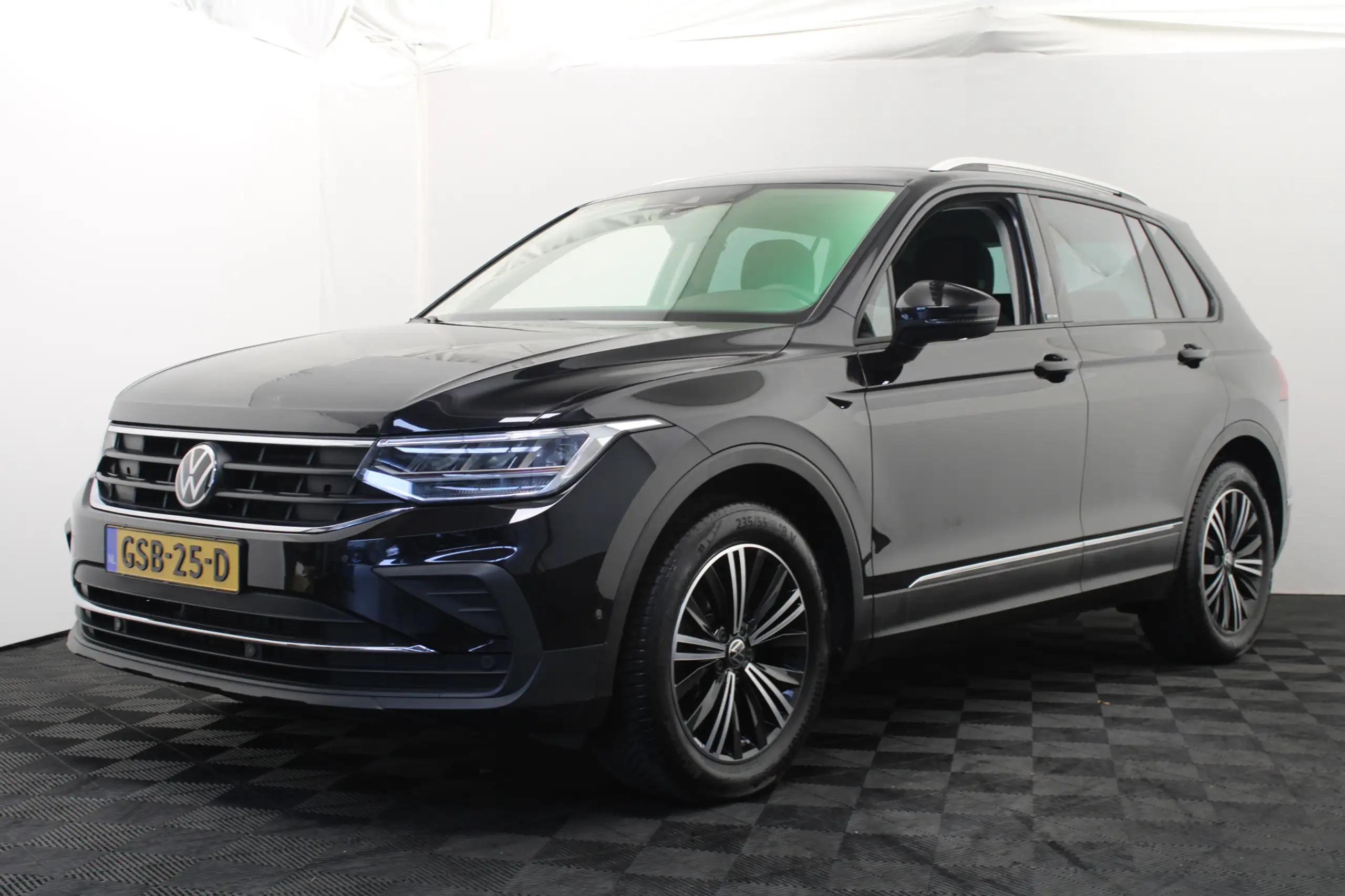 Volkswagen - Tiguan