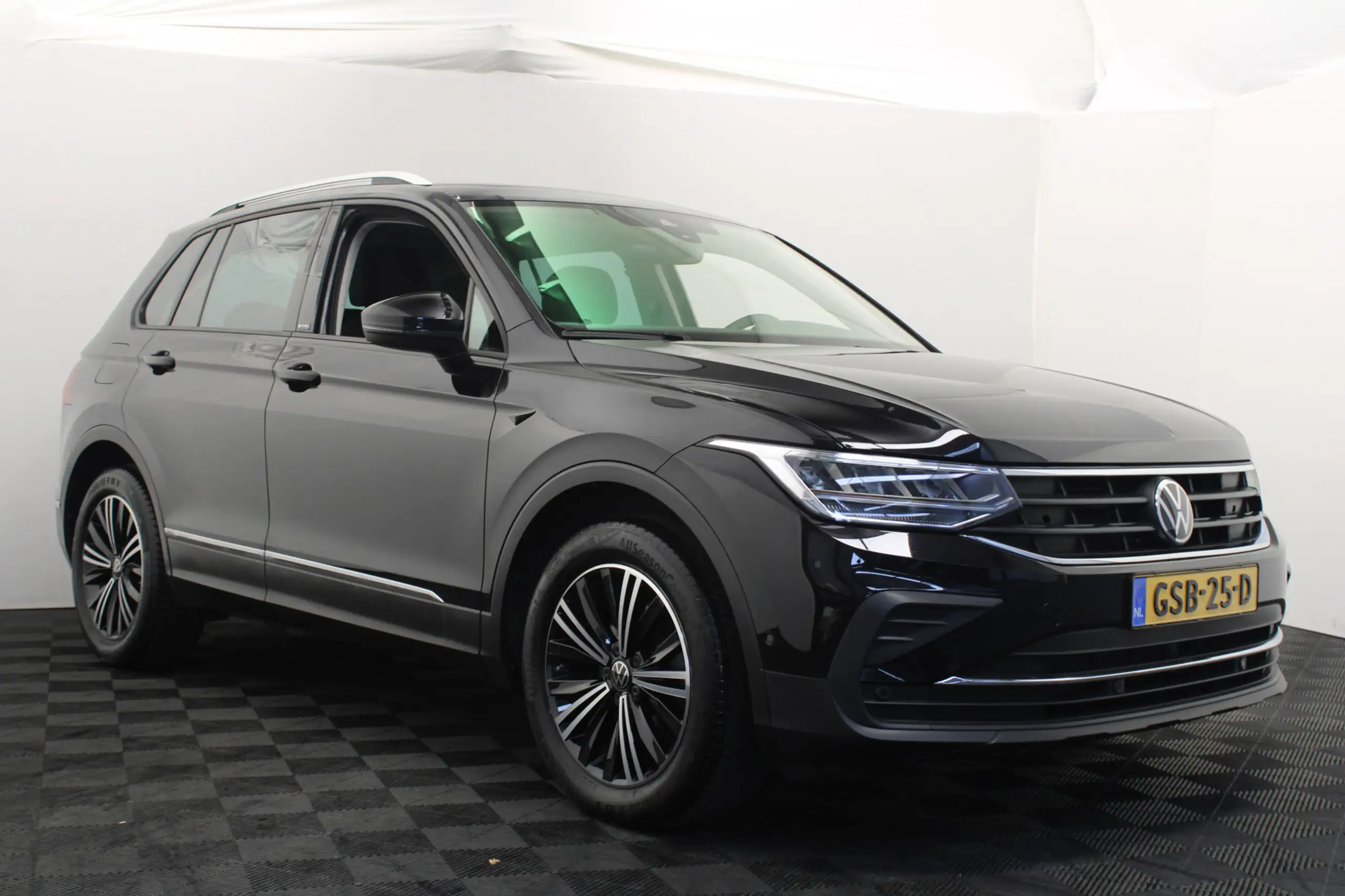 Volkswagen - Tiguan