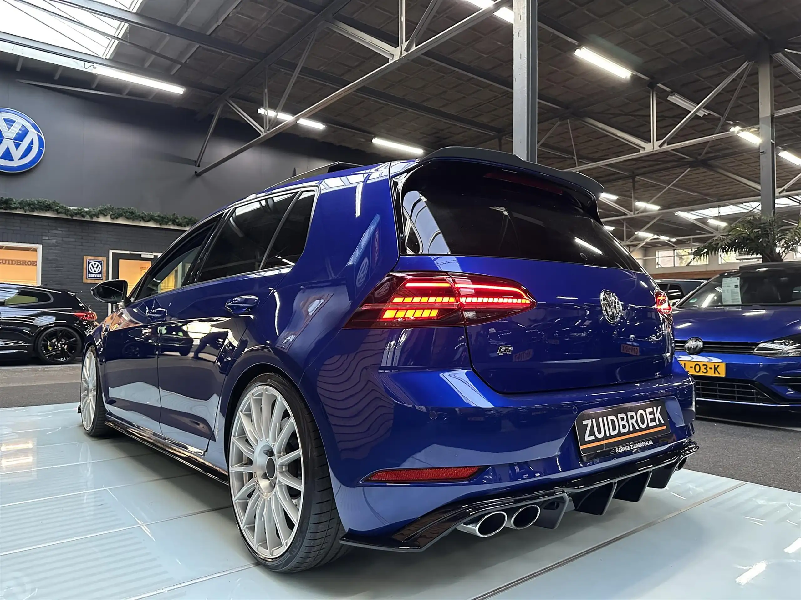 Volkswagen - Golf