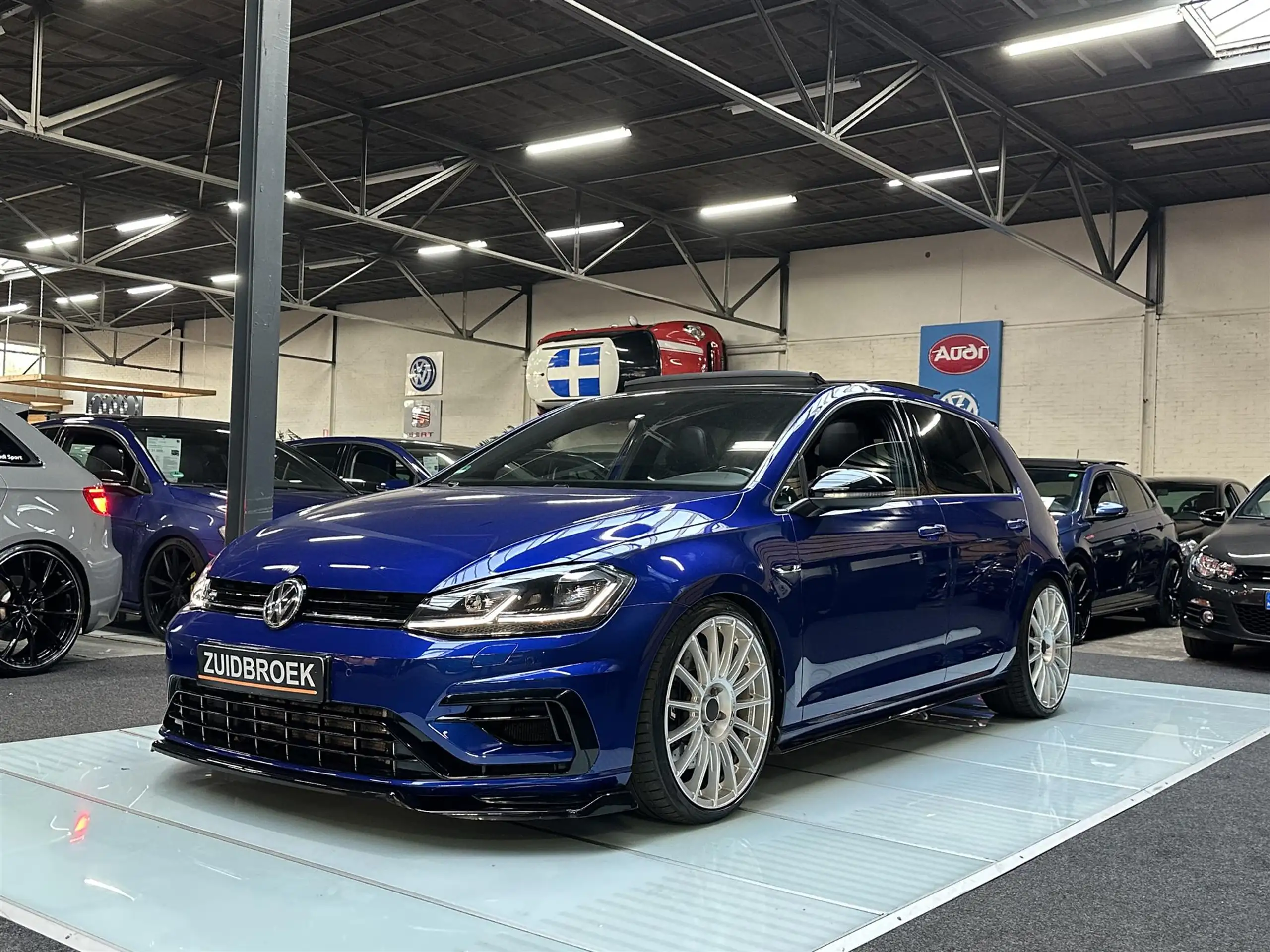 Volkswagen - Golf