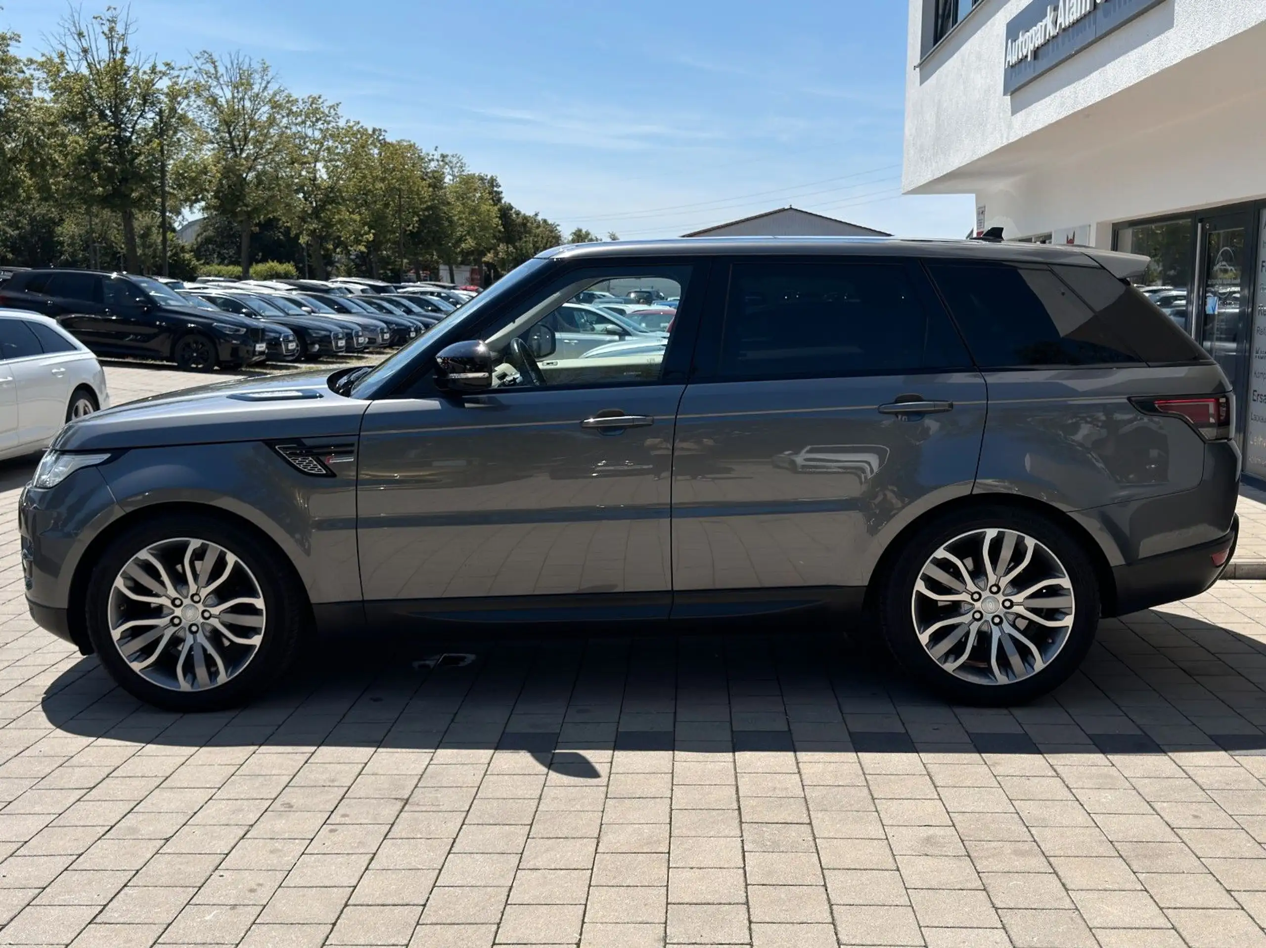 Land Rover - Range Rover Sport