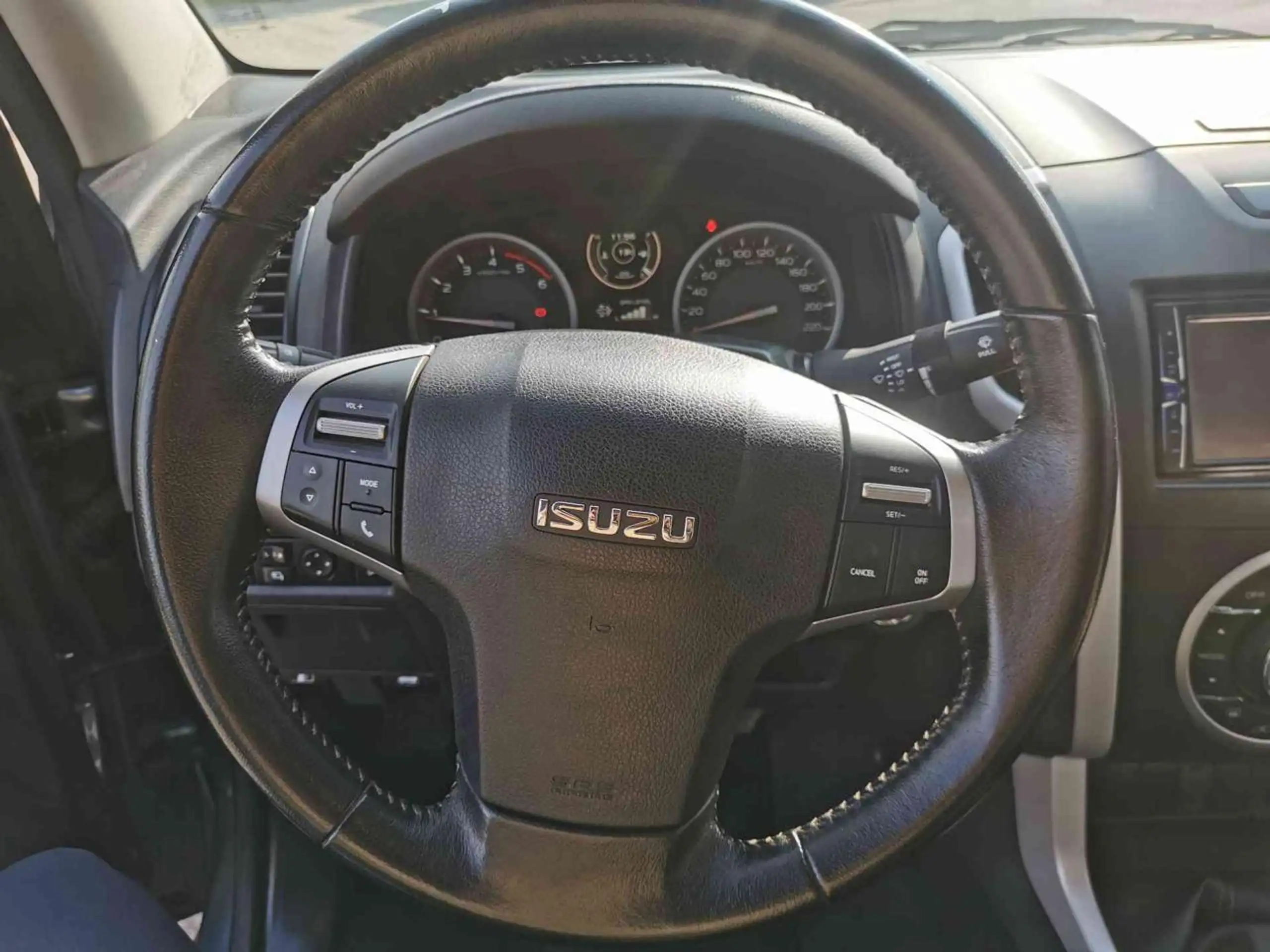 Isuzu - D-Max