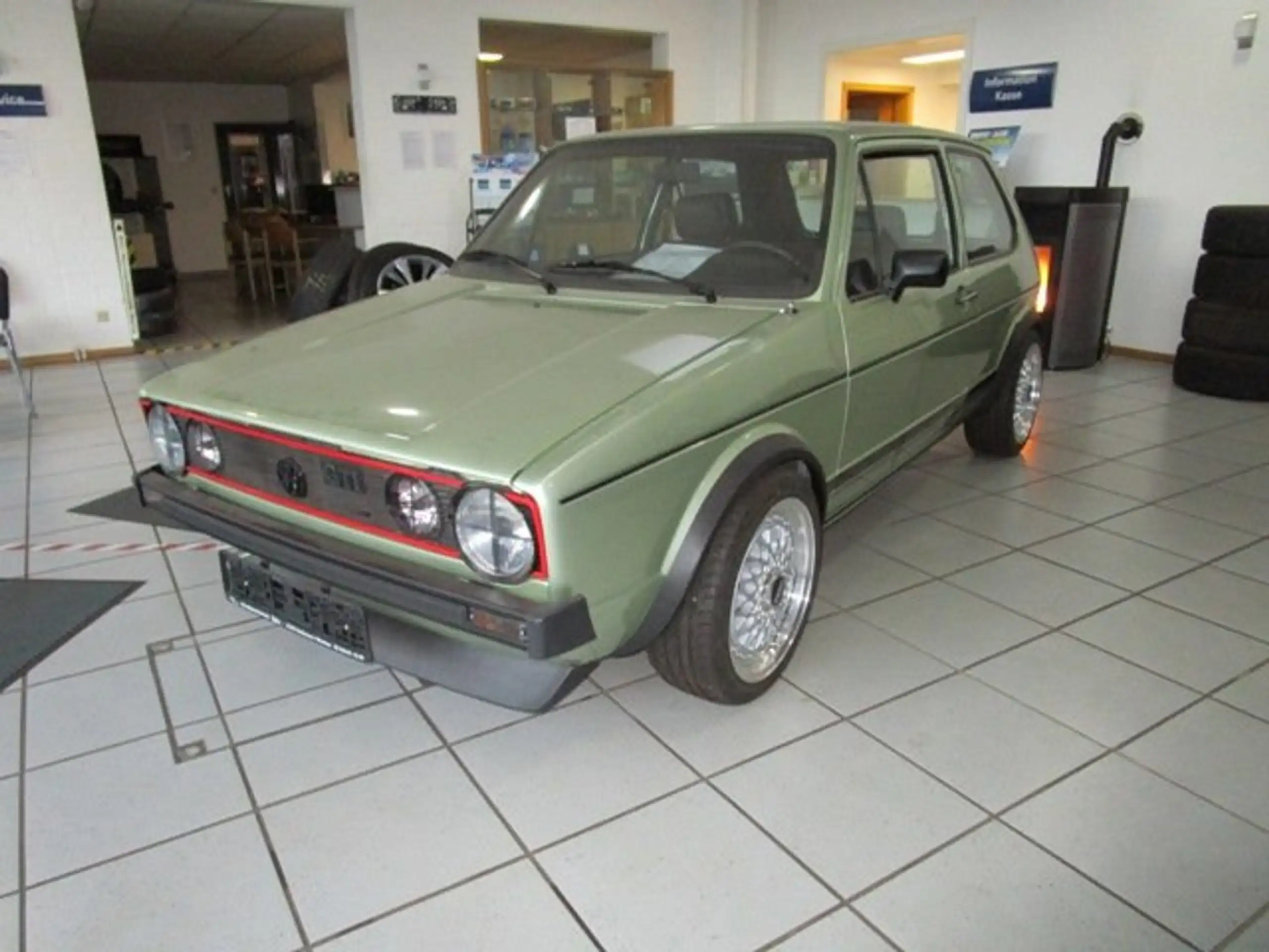 Volkswagen - Golf GTI