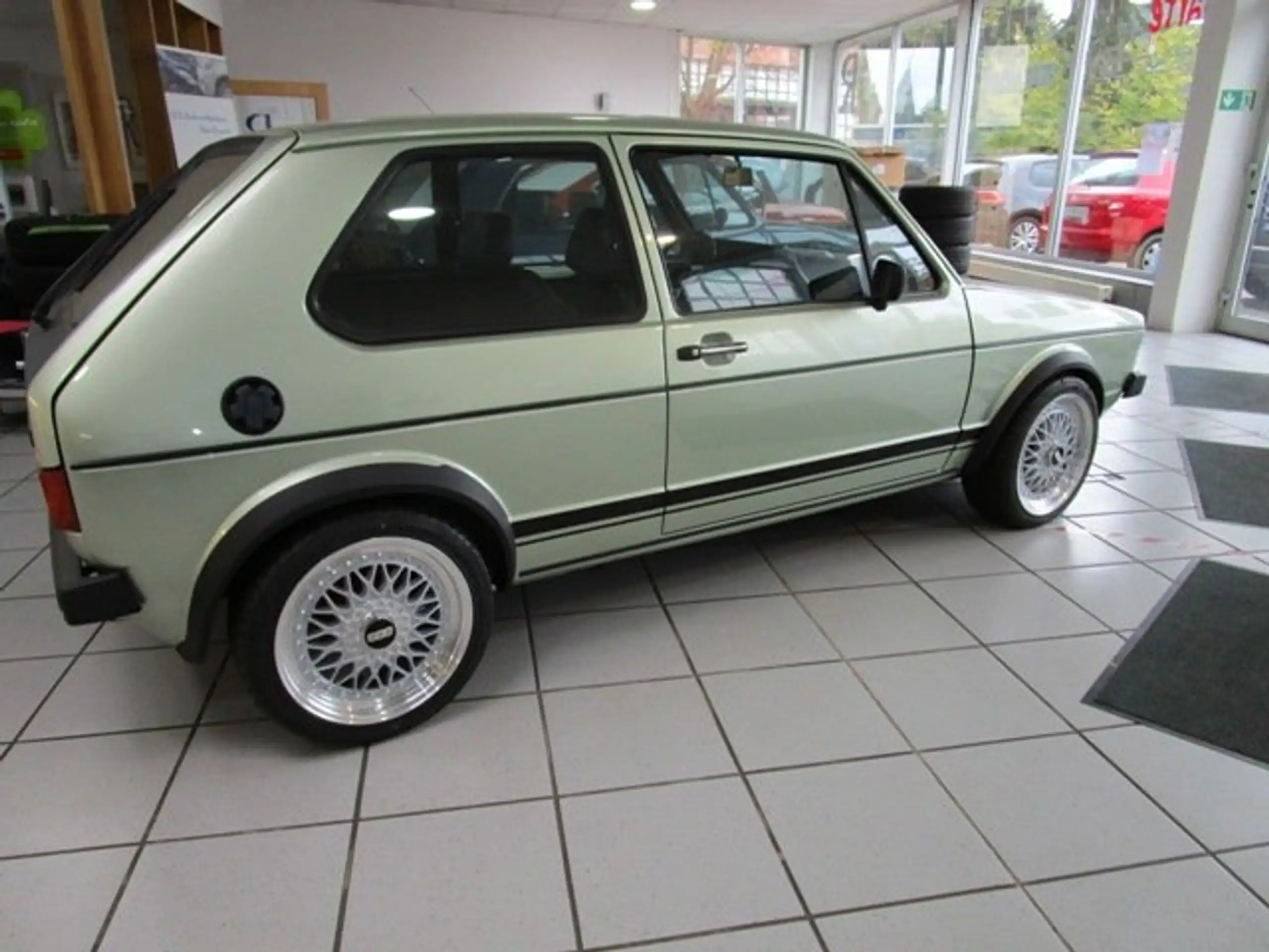 Volkswagen - Golf GTI