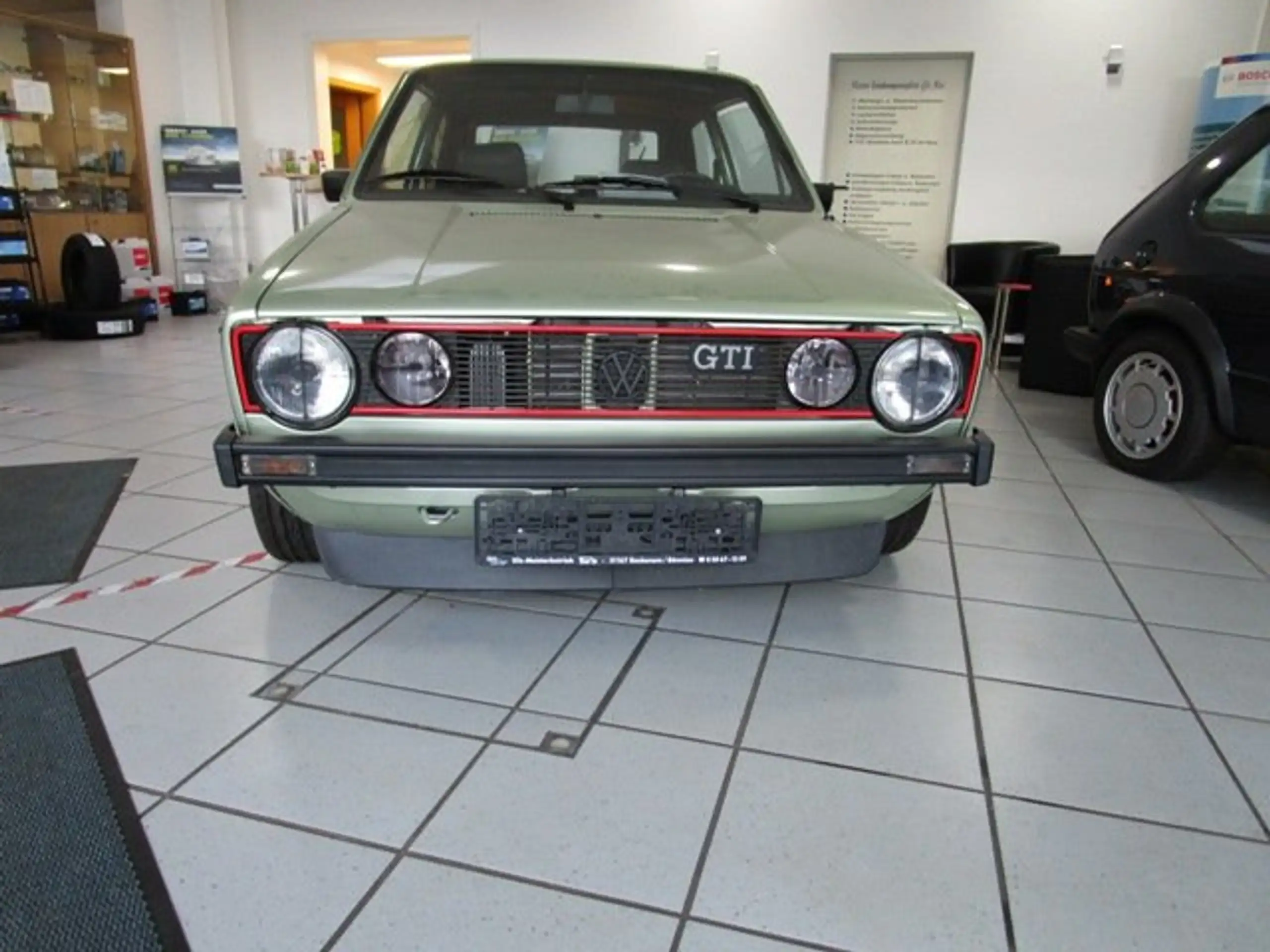 Volkswagen - Golf GTI