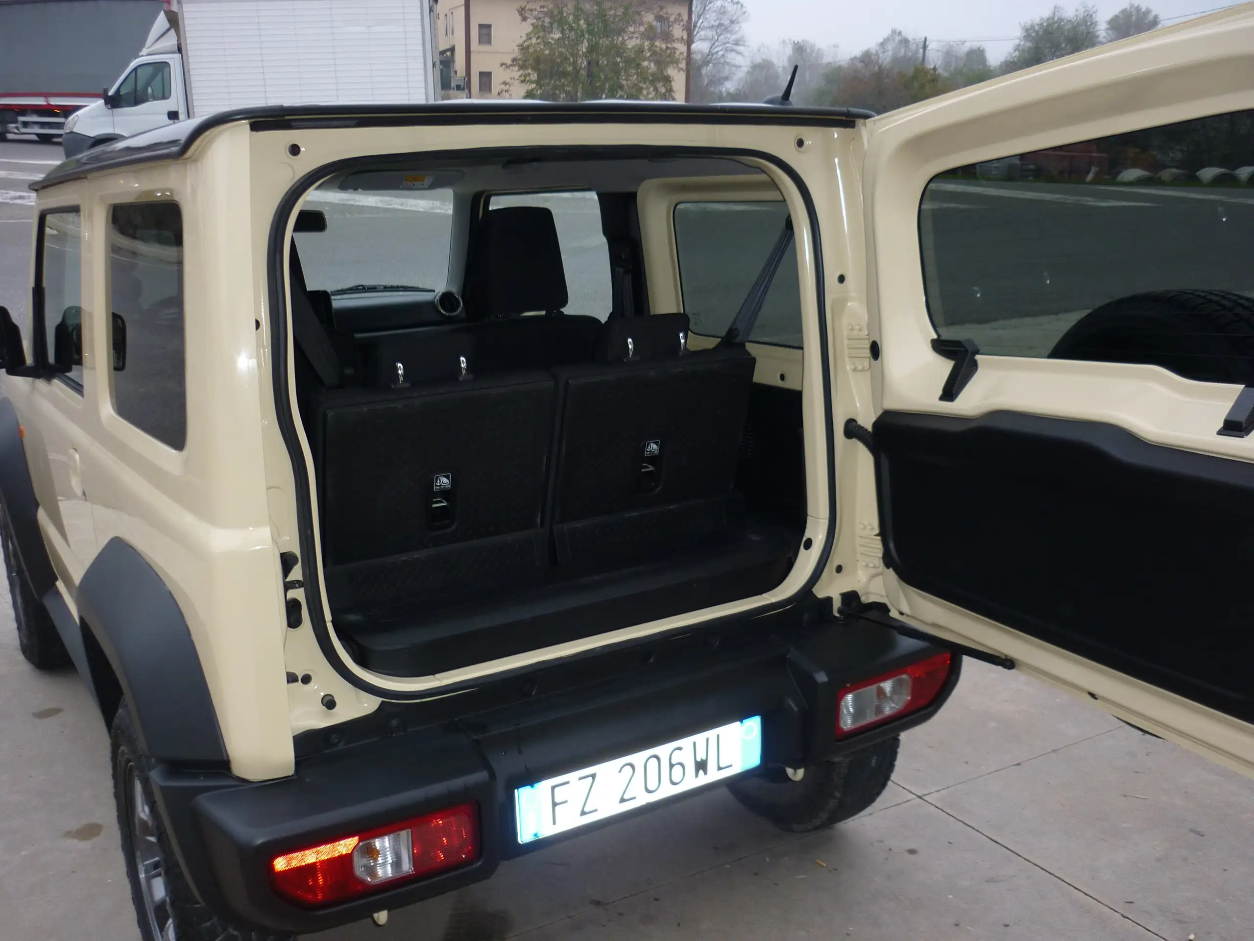 Suzuki - Jimny