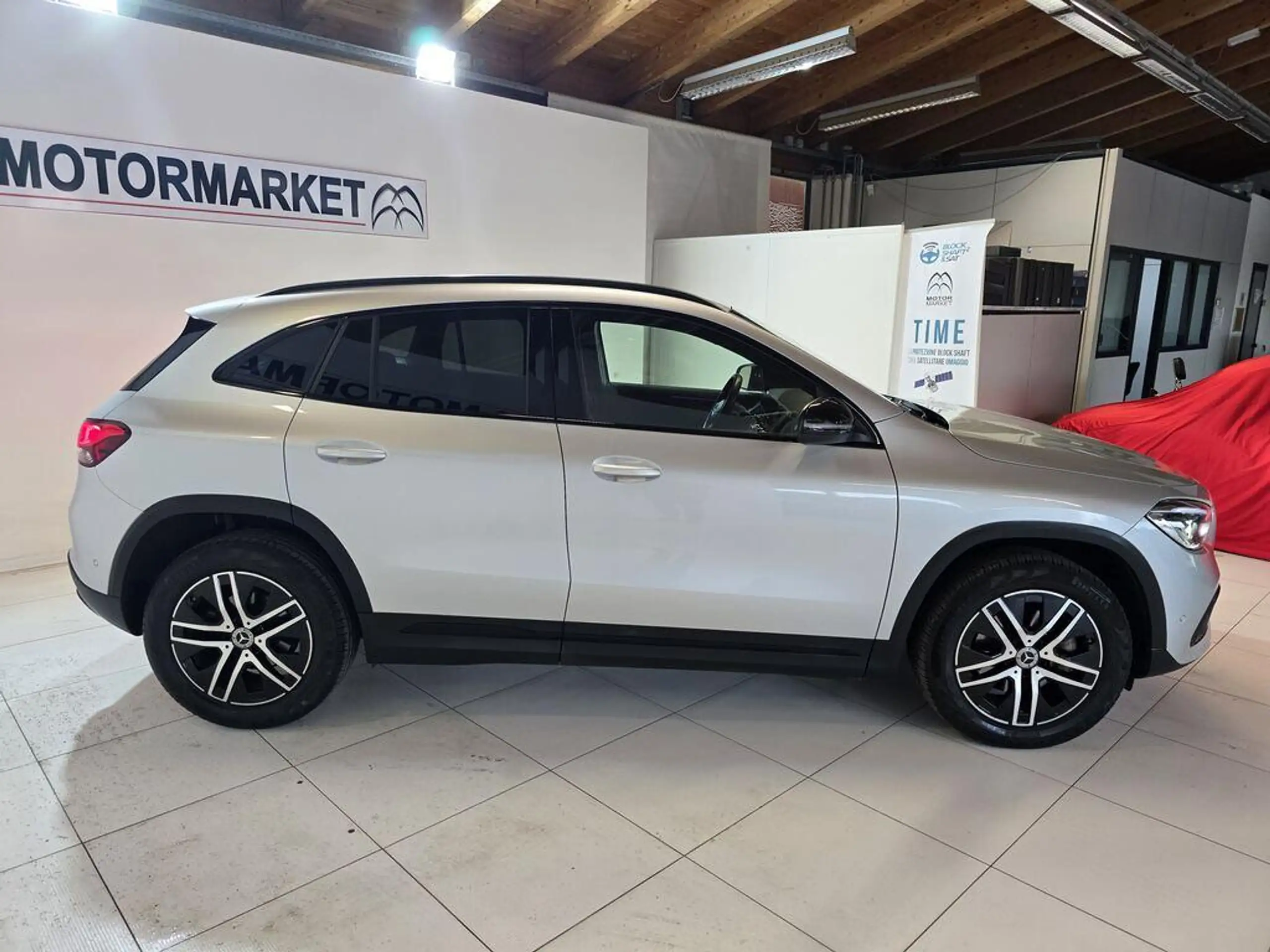 Mercedes-Benz - GLA 200