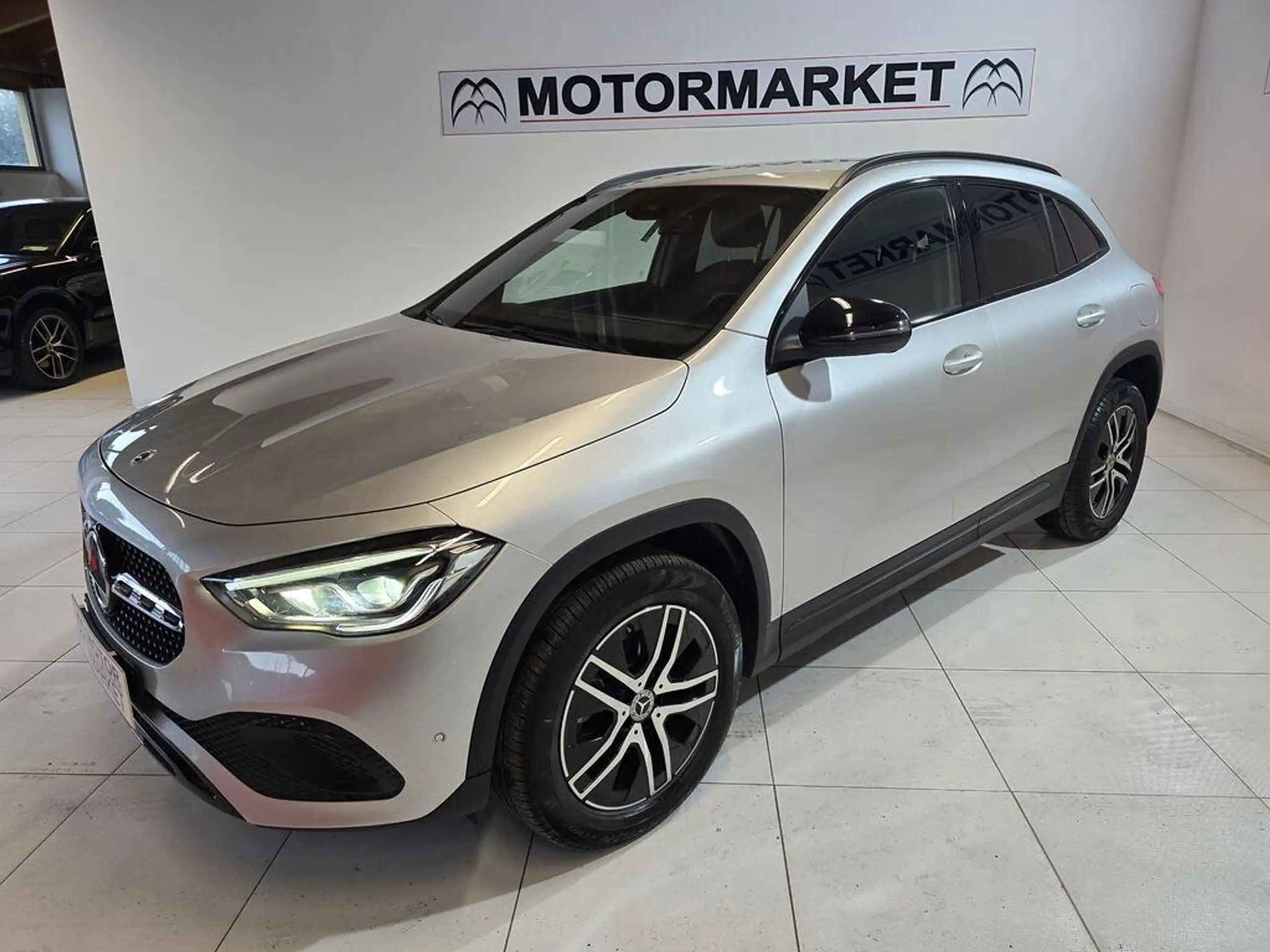 Mercedes-Benz - GLA 200