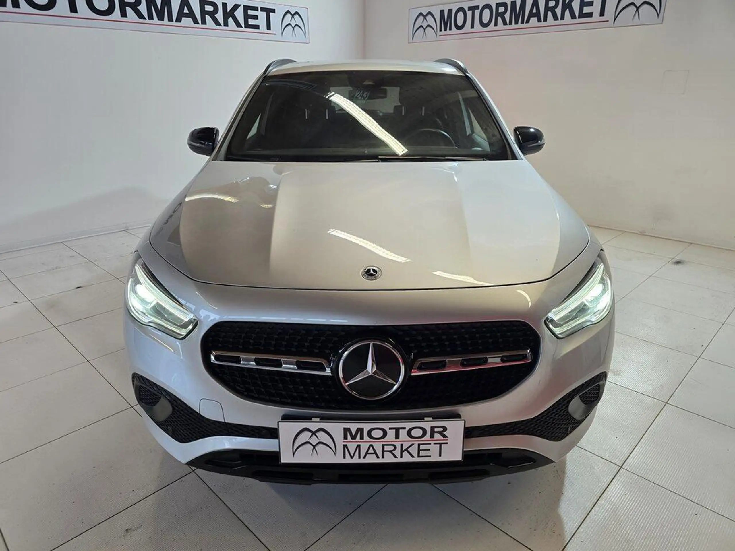 Mercedes-Benz - GLA 200