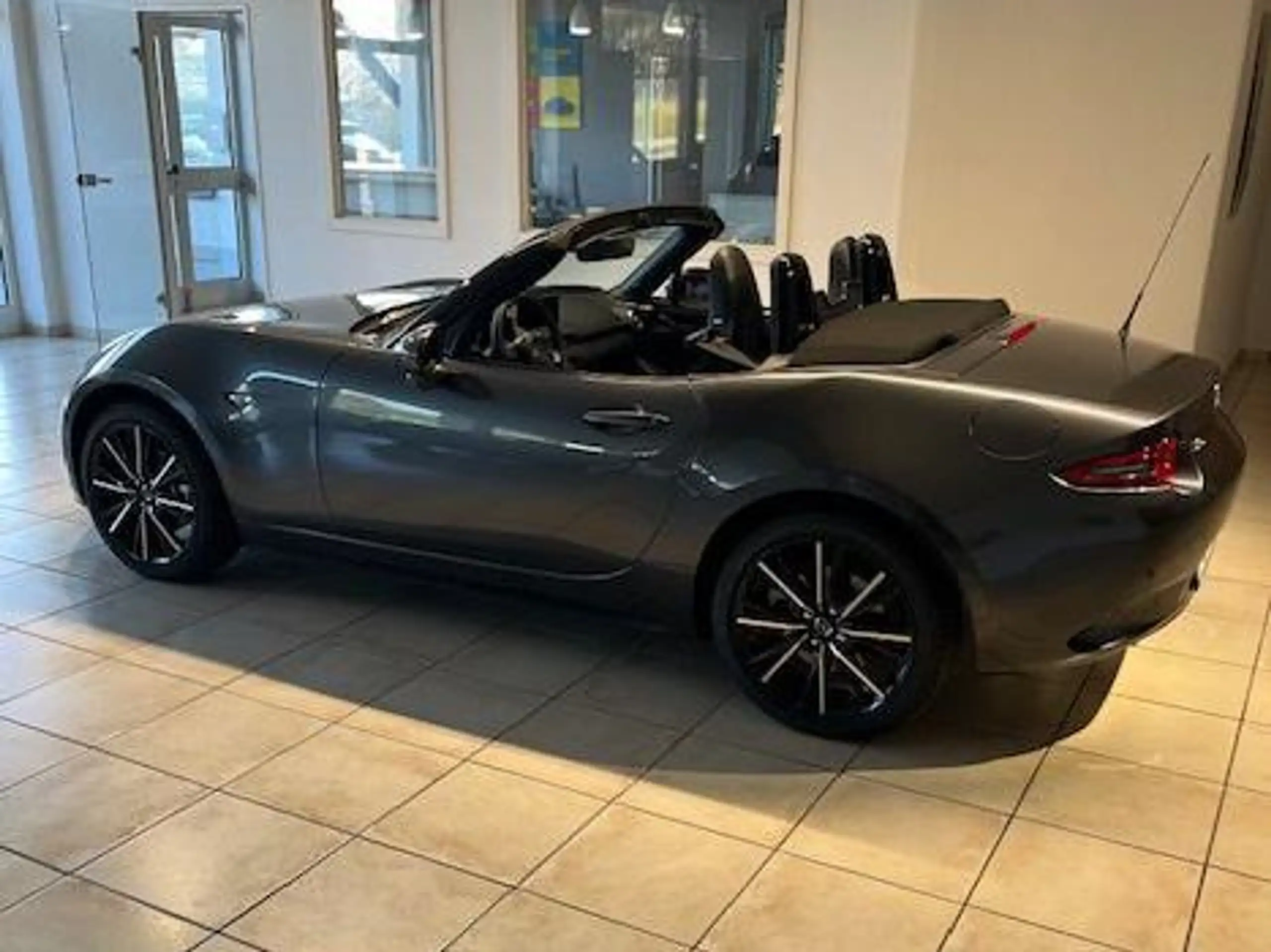 Mazda - MX-5