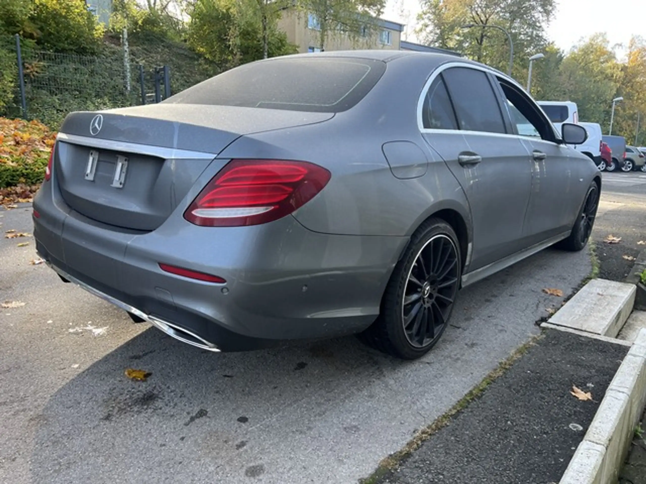 Mercedes-Benz - E 220