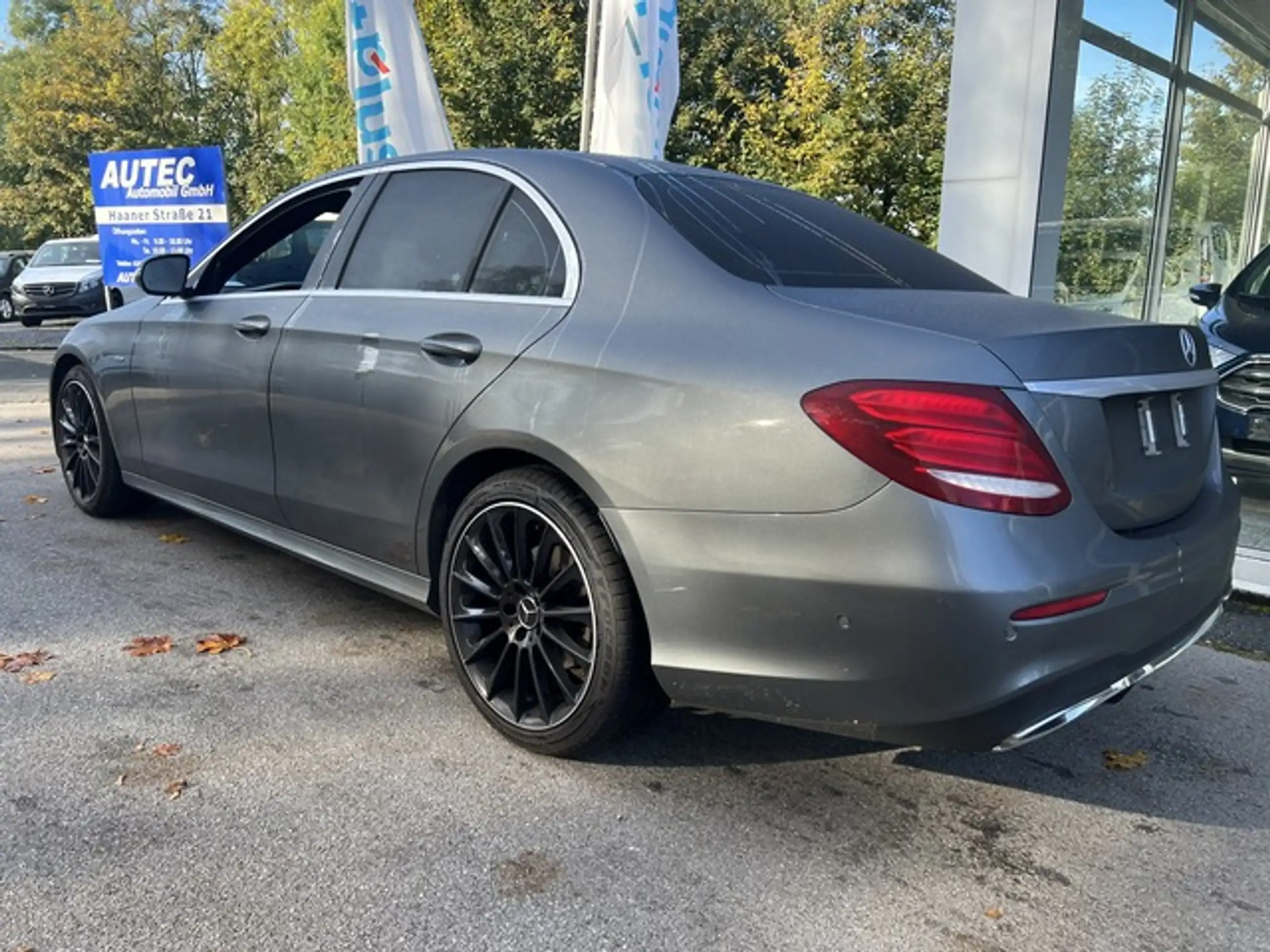 Mercedes-Benz - E 220