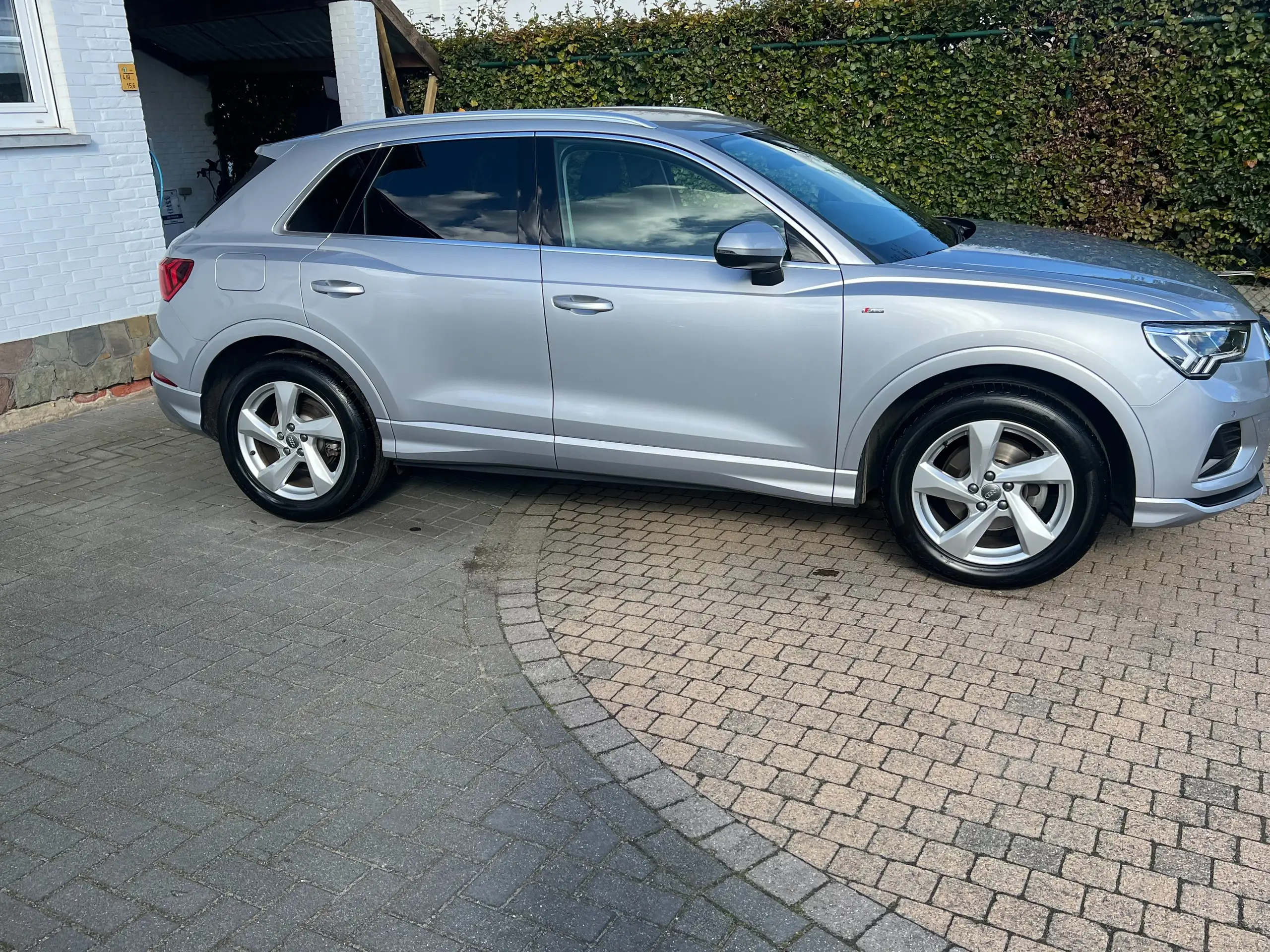 Audi - Q3