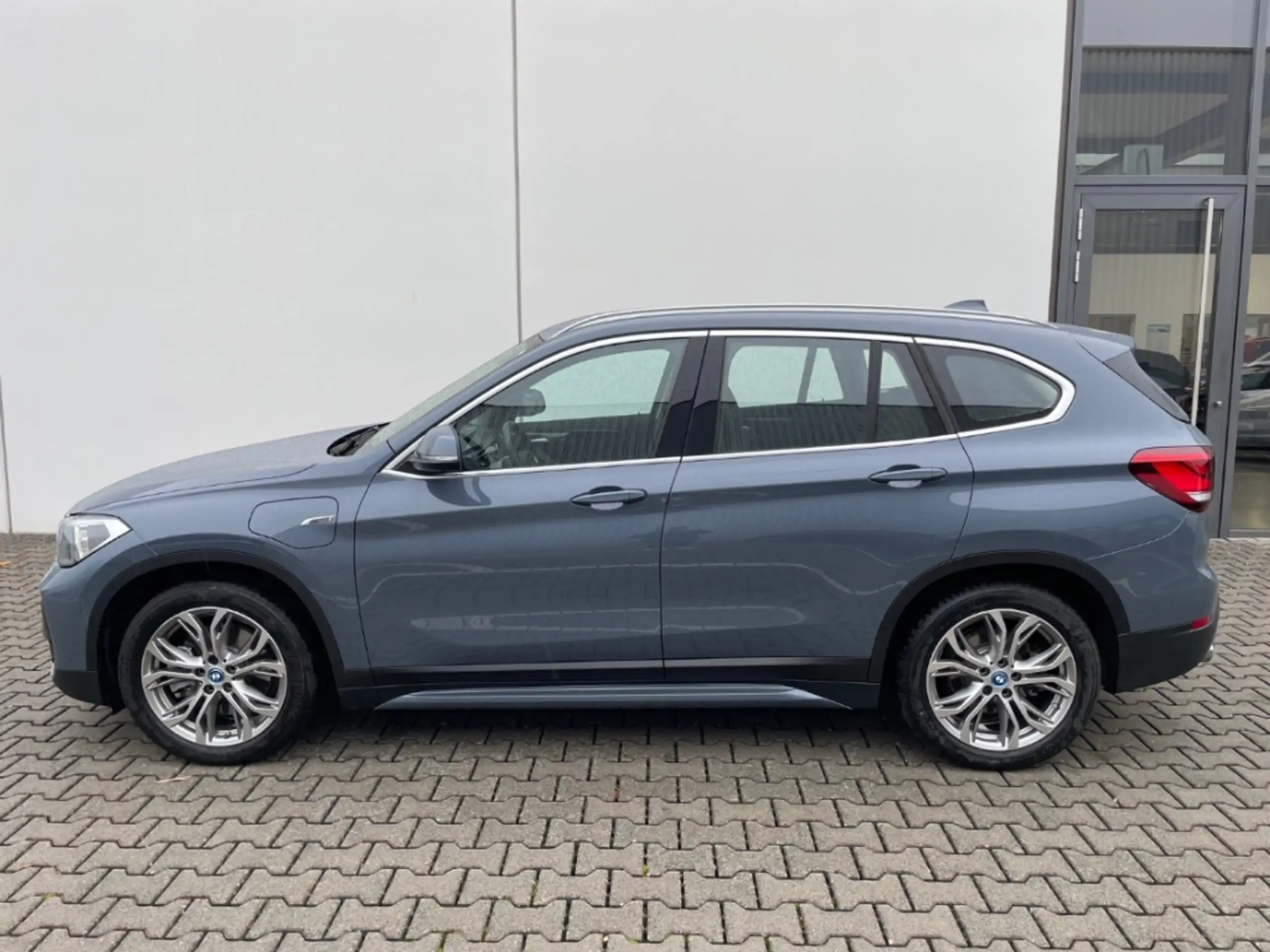 BMW - X1