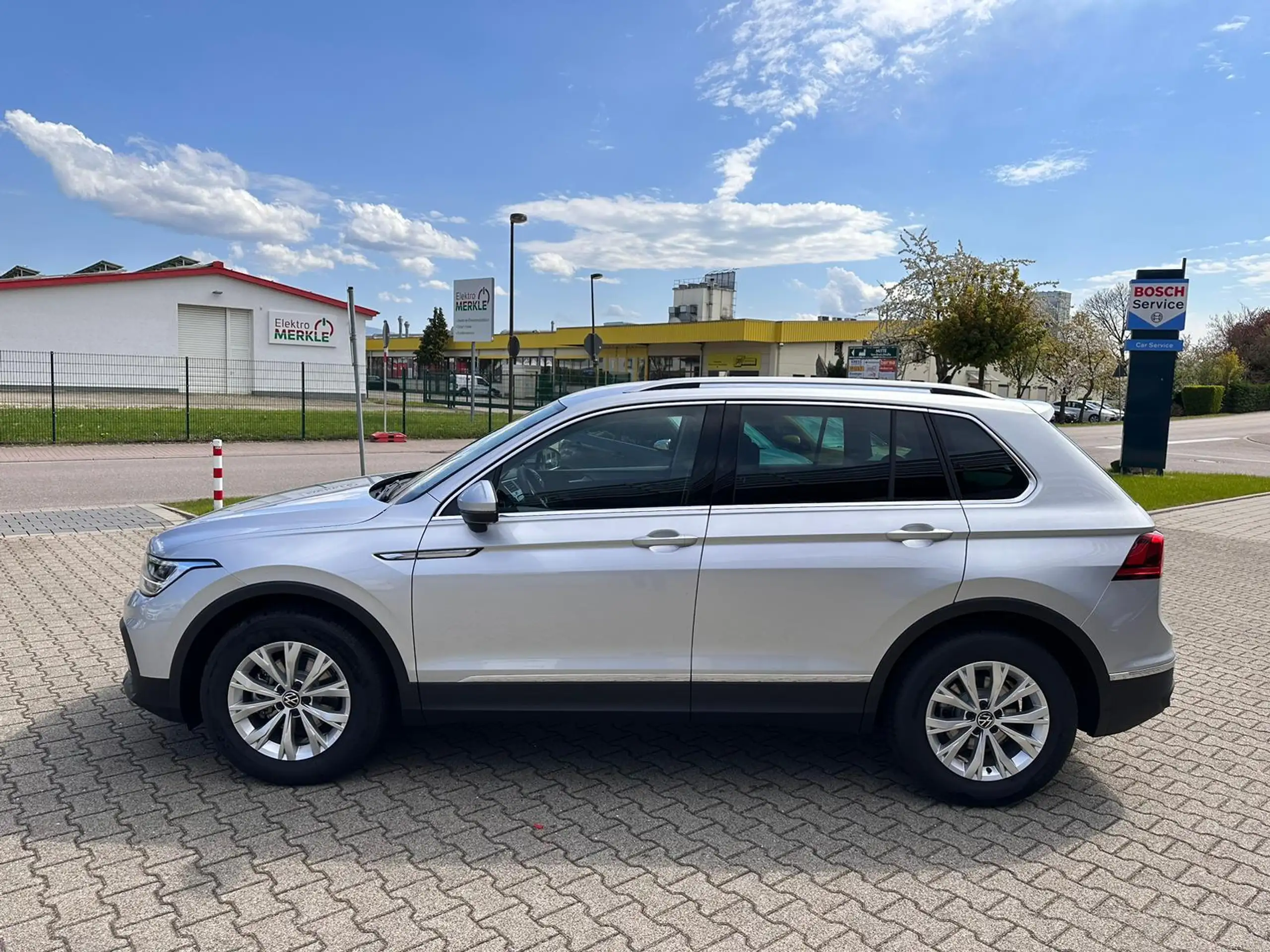 Volkswagen - Tiguan