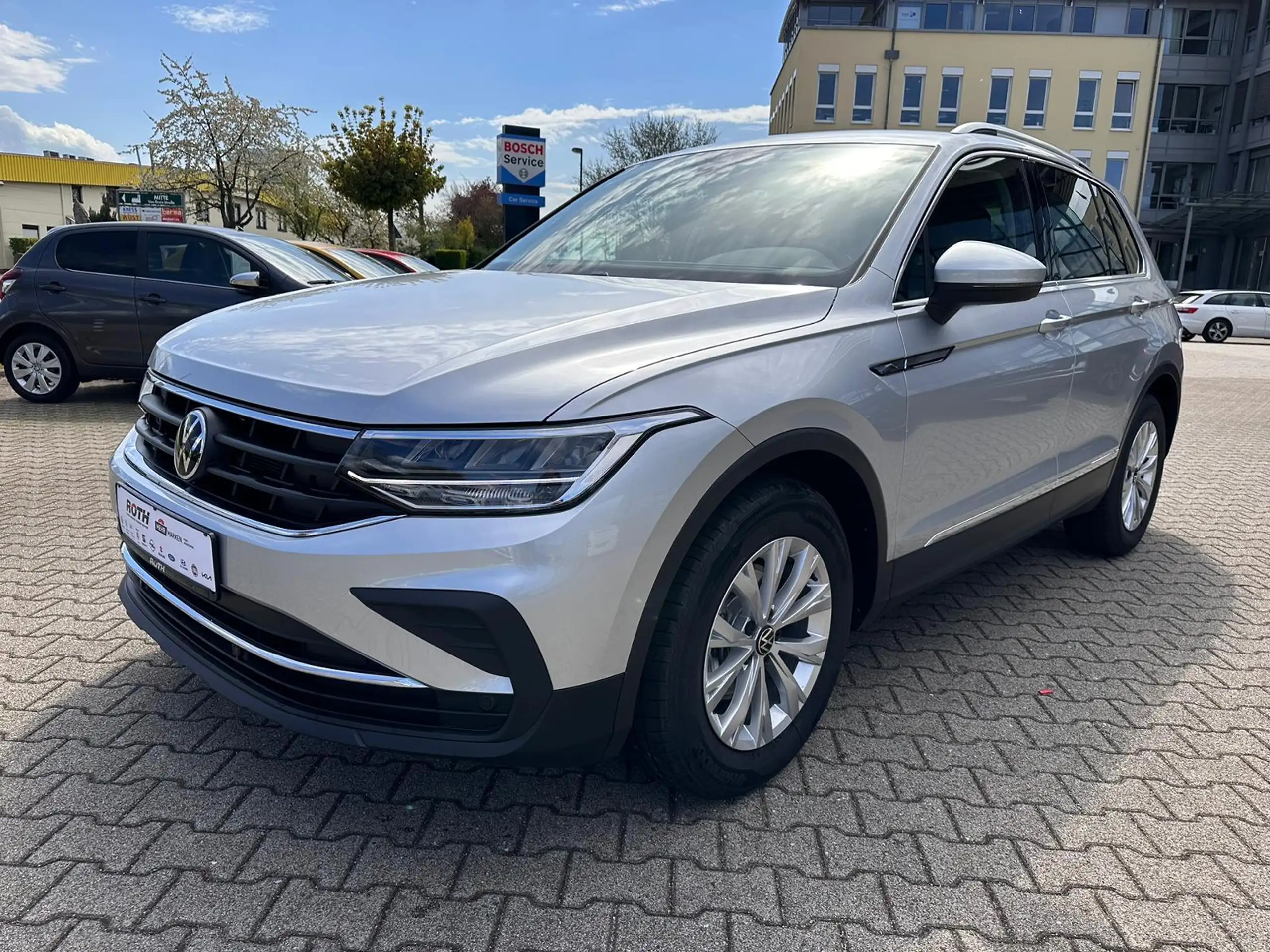 Volkswagen - Tiguan